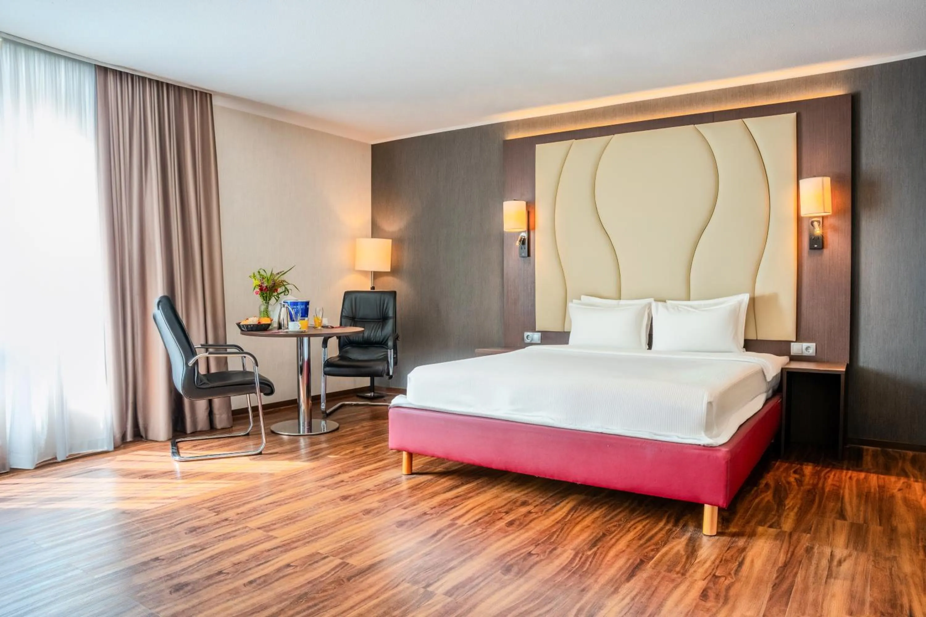 Bed in Airways Hotels Frankfurt Airport West