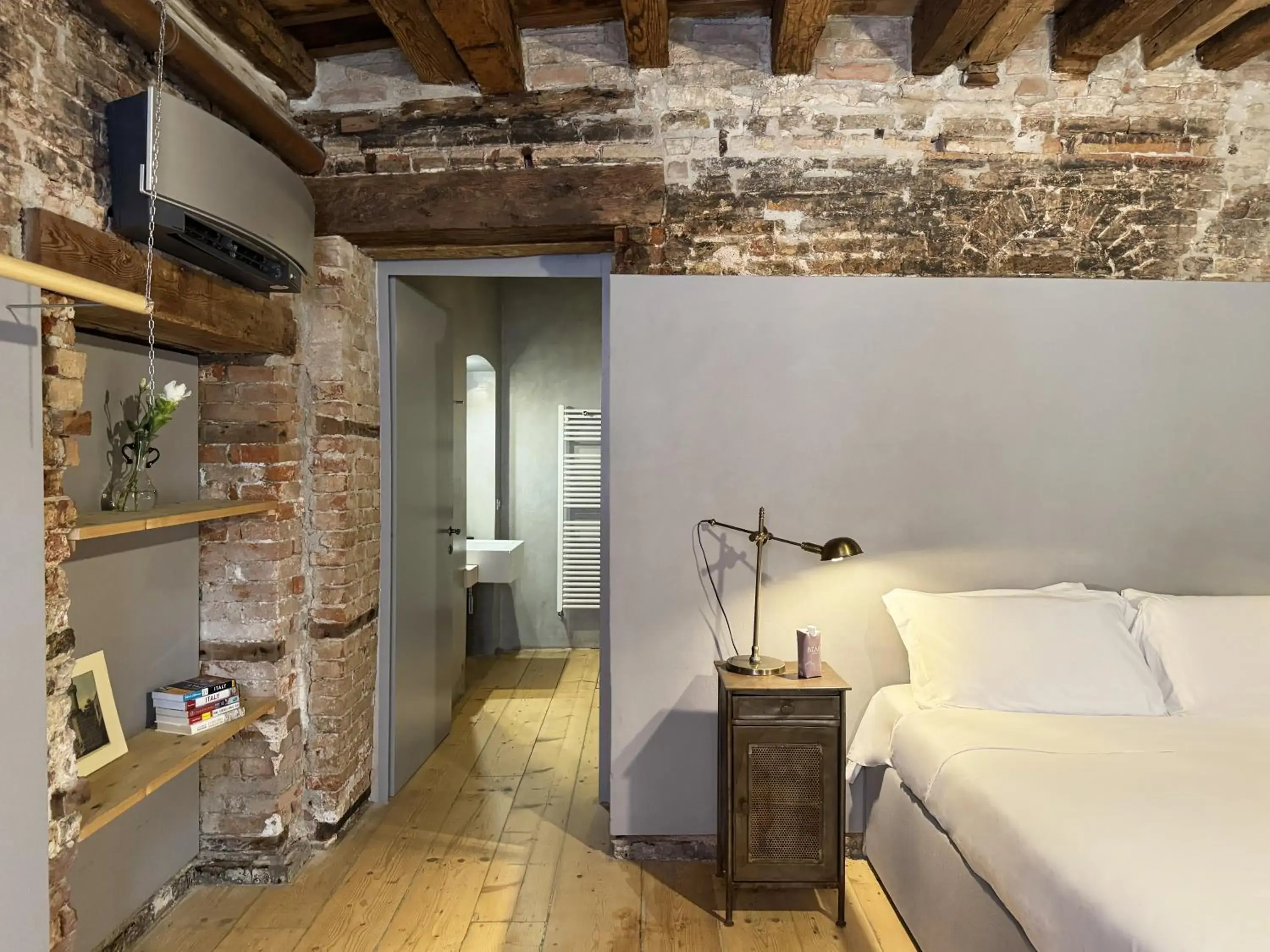 One-Bedroom Apartment with View in Palazzetto San Marco One-Bedroom Apartment with View in Palazzetto San Marco