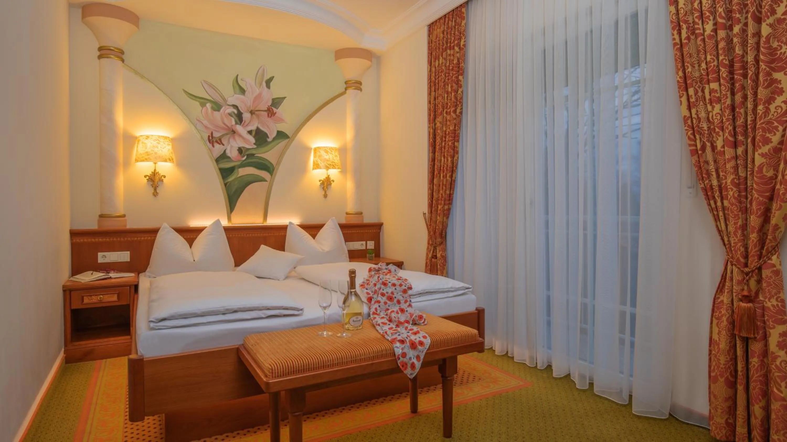 Photo of the whole room, Bed in Hotel am Schloßberg