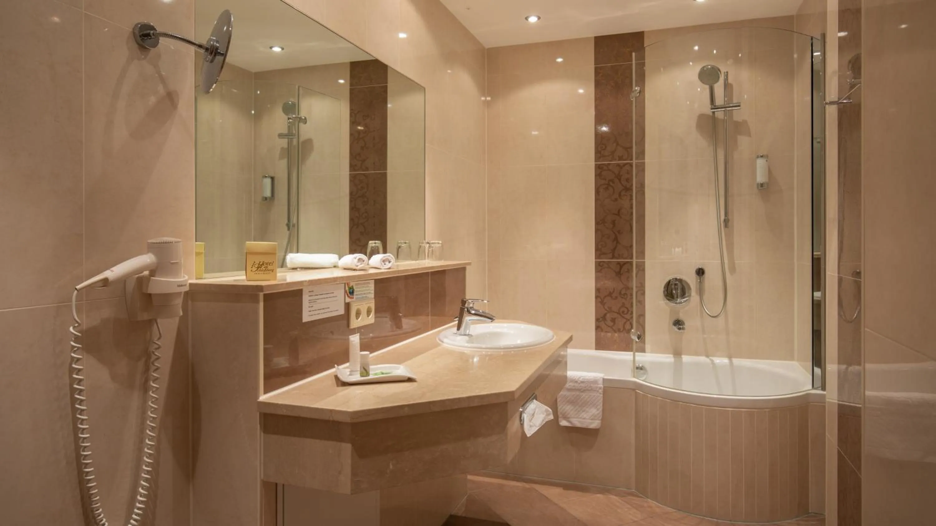 Bathroom in Hotel am Schloßberg