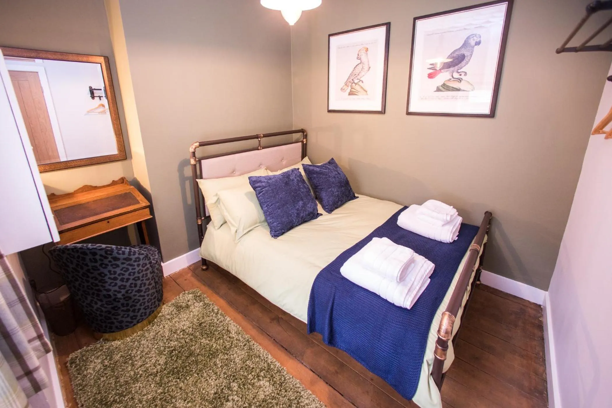 Bedroom, Bed in 43 BBEscapes