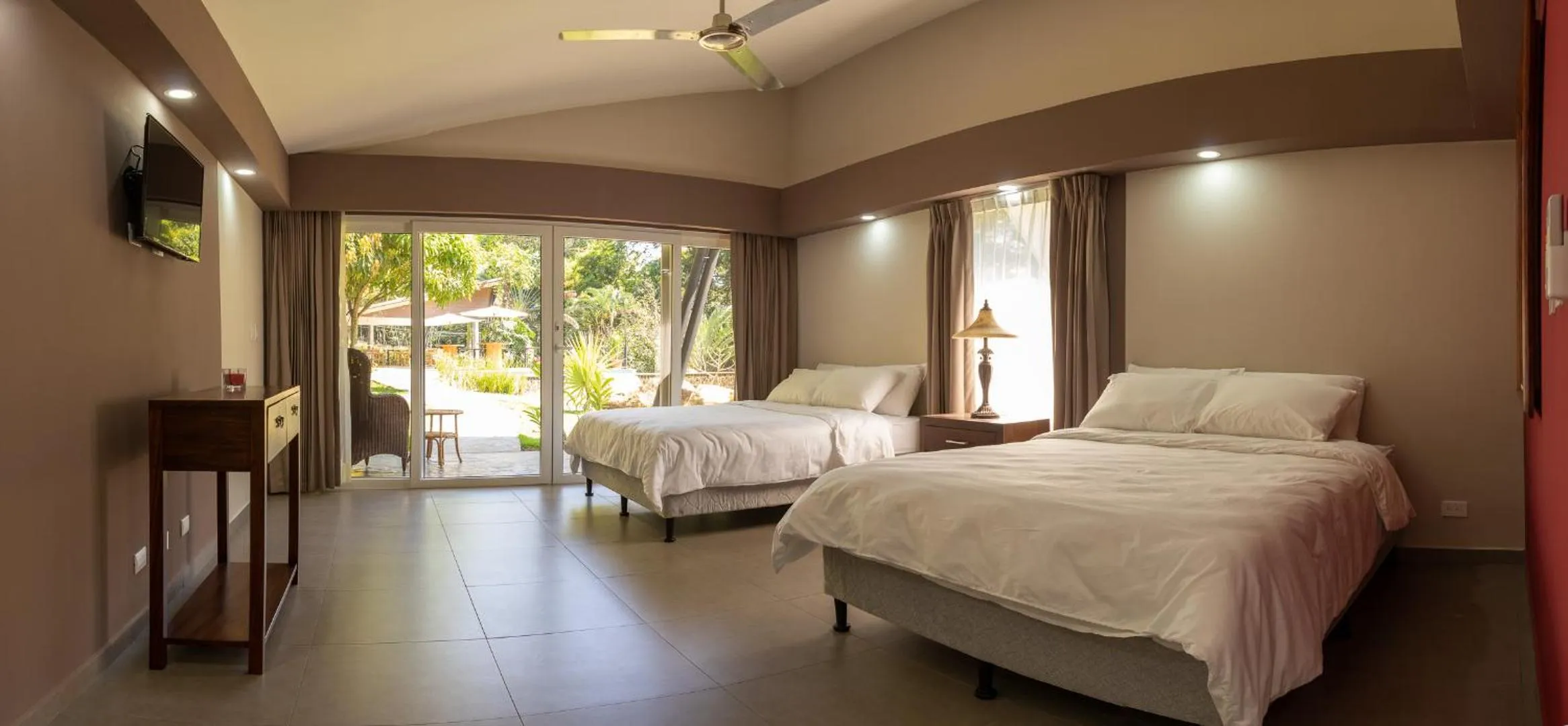Photo of the whole room, Bed in Guácima Escondida Hotel Boutique