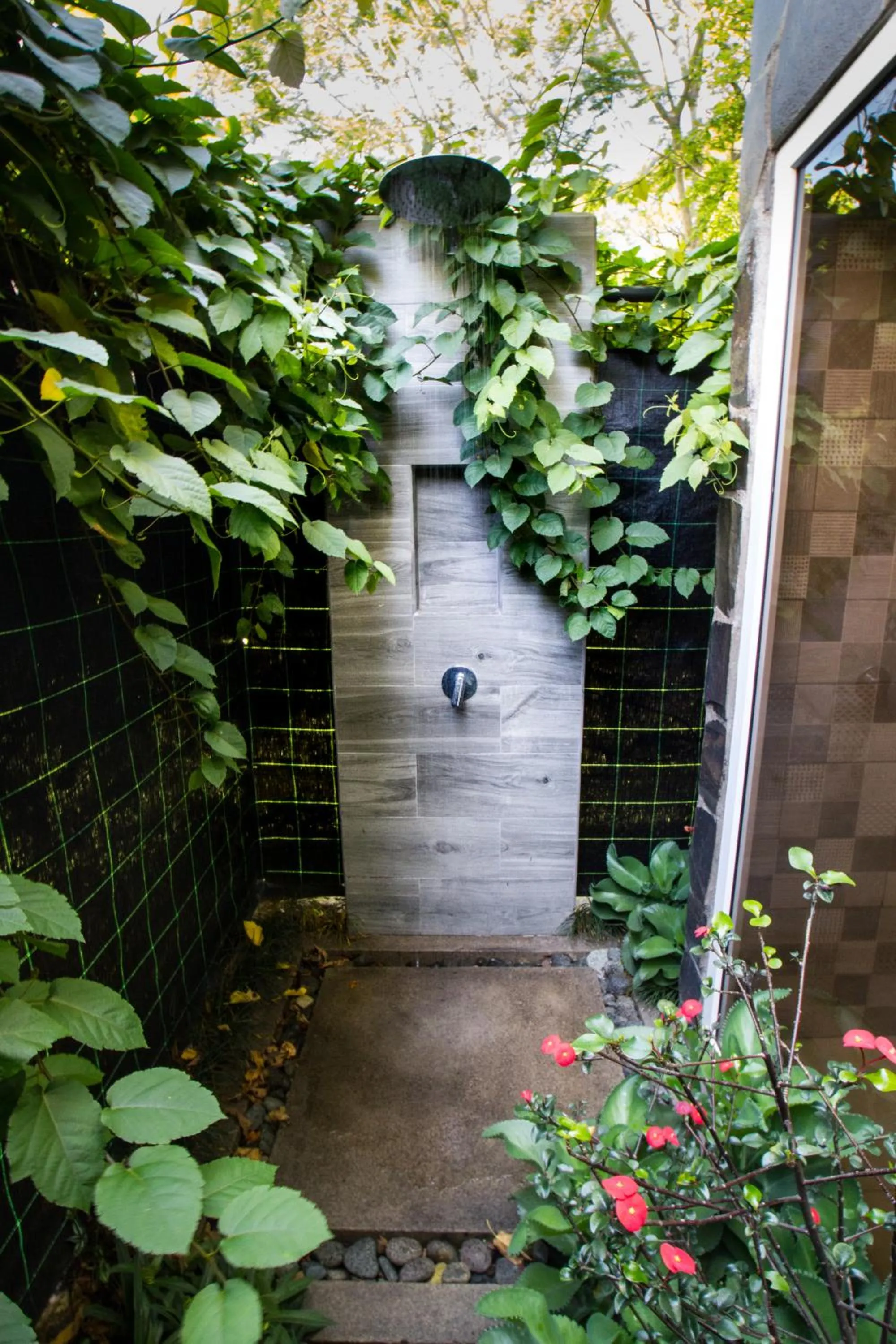 Open Air Bath in Guácima Escondida Hotel Boutique