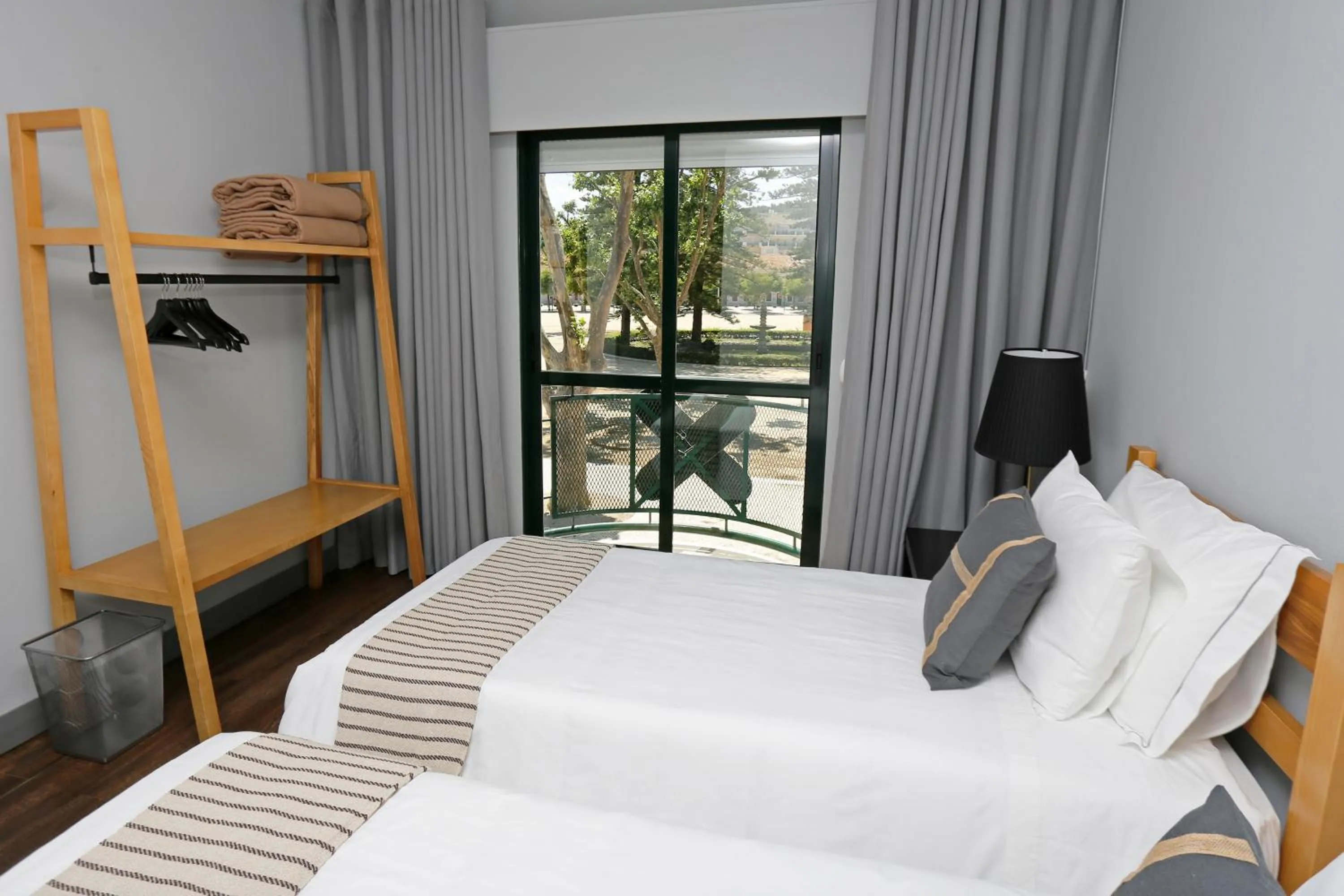 Toilet, Bed in HI Setubal - Pousada de Juventude - CASA DO LARGO