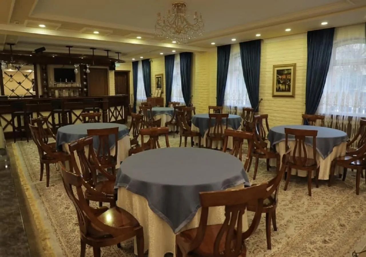 Restaurant/places to eat in Hotel BEK