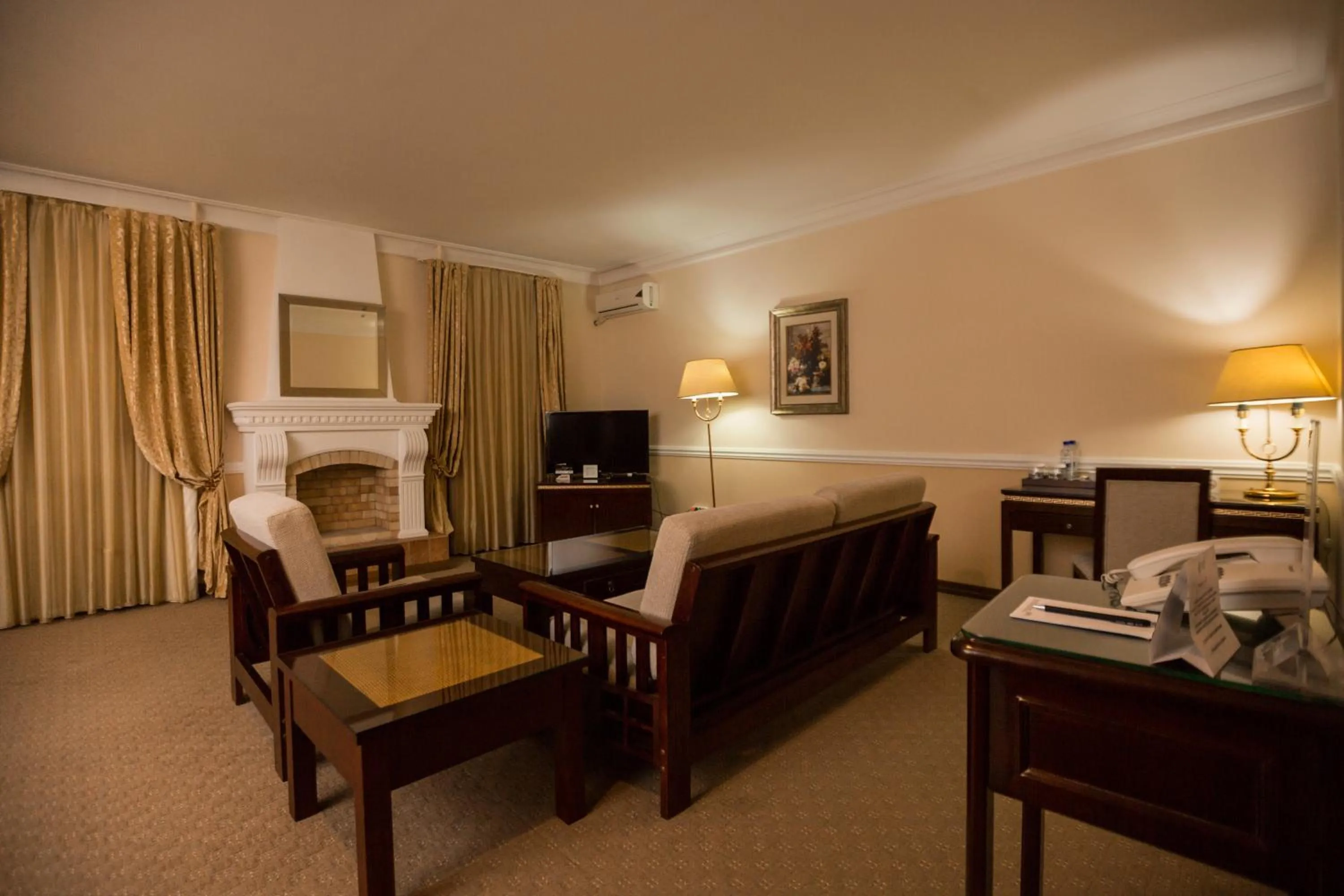 Living room, Bed in Hotel BEK