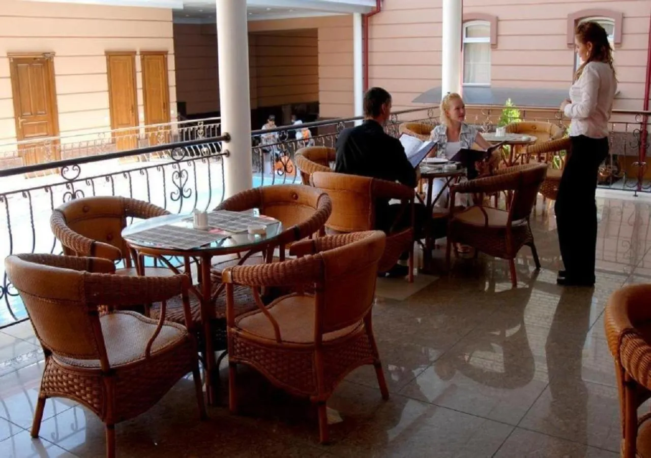 Restaurant/places to eat in Hotel BEK