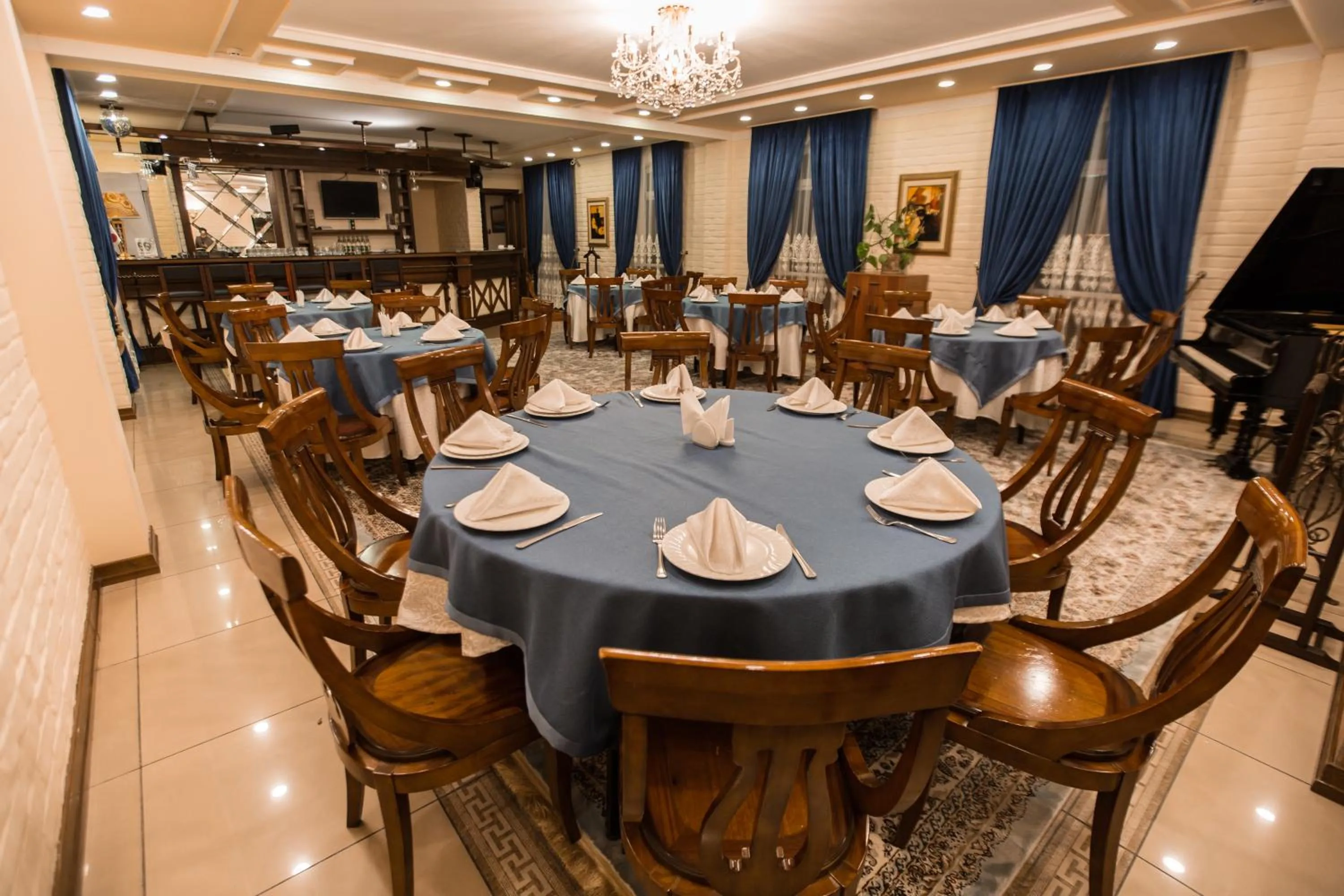 Restaurant/places to eat in Hotel BEK