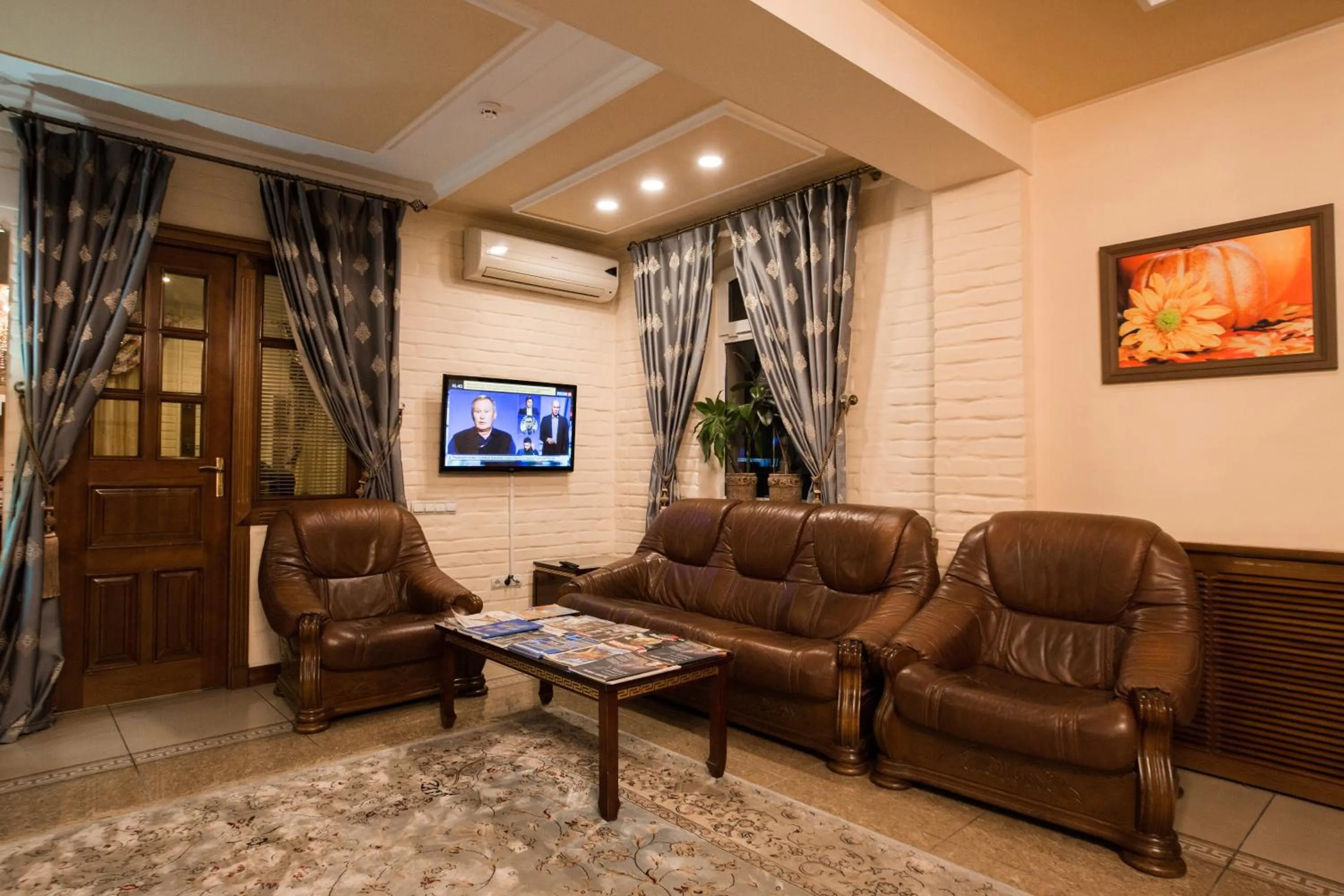 Lobby or reception in Hotel BEK