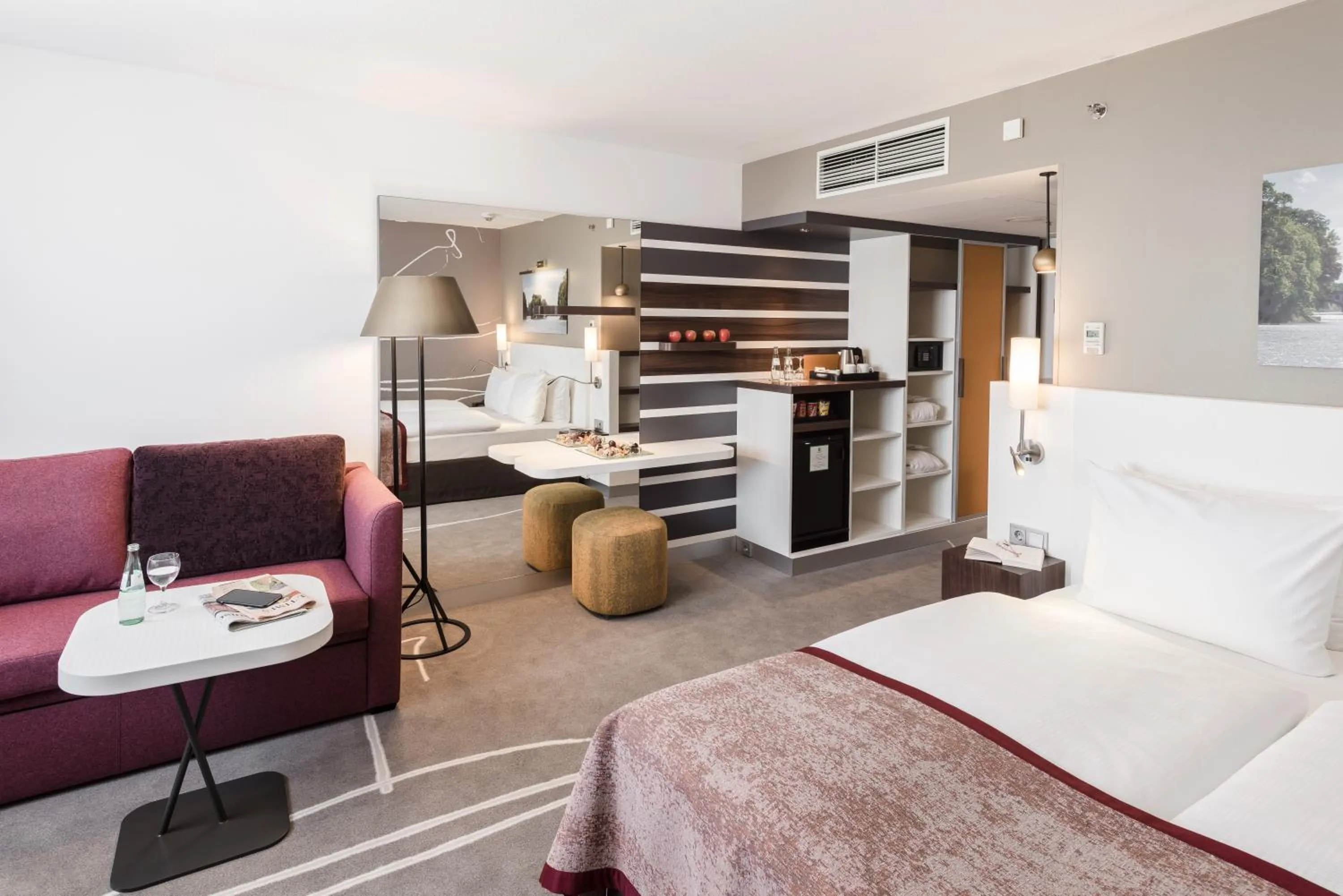 Bed in Holiday Inn Munich City Centre by IHG