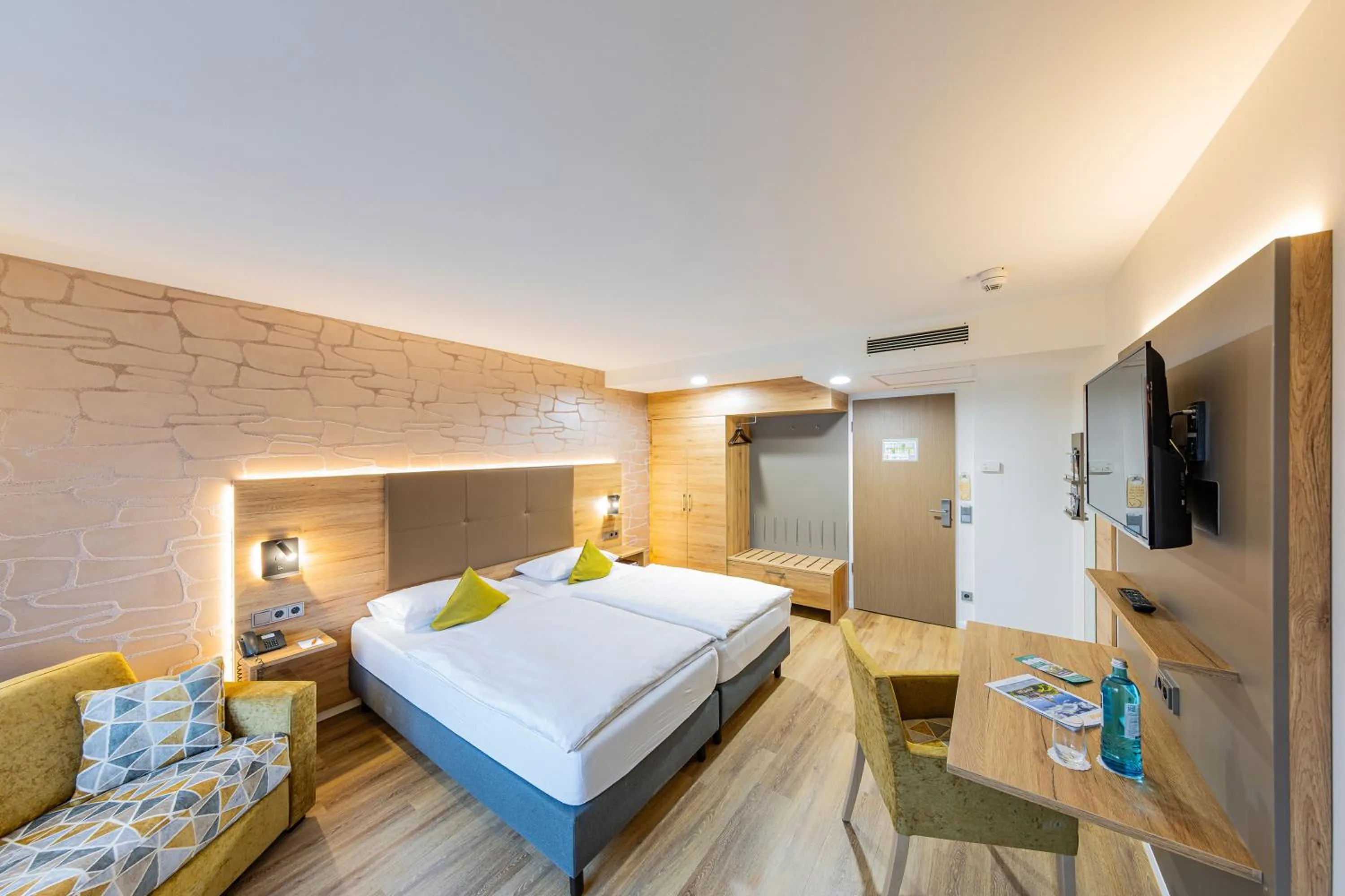 Photo of the whole room, Bed in Ringhotel Drees