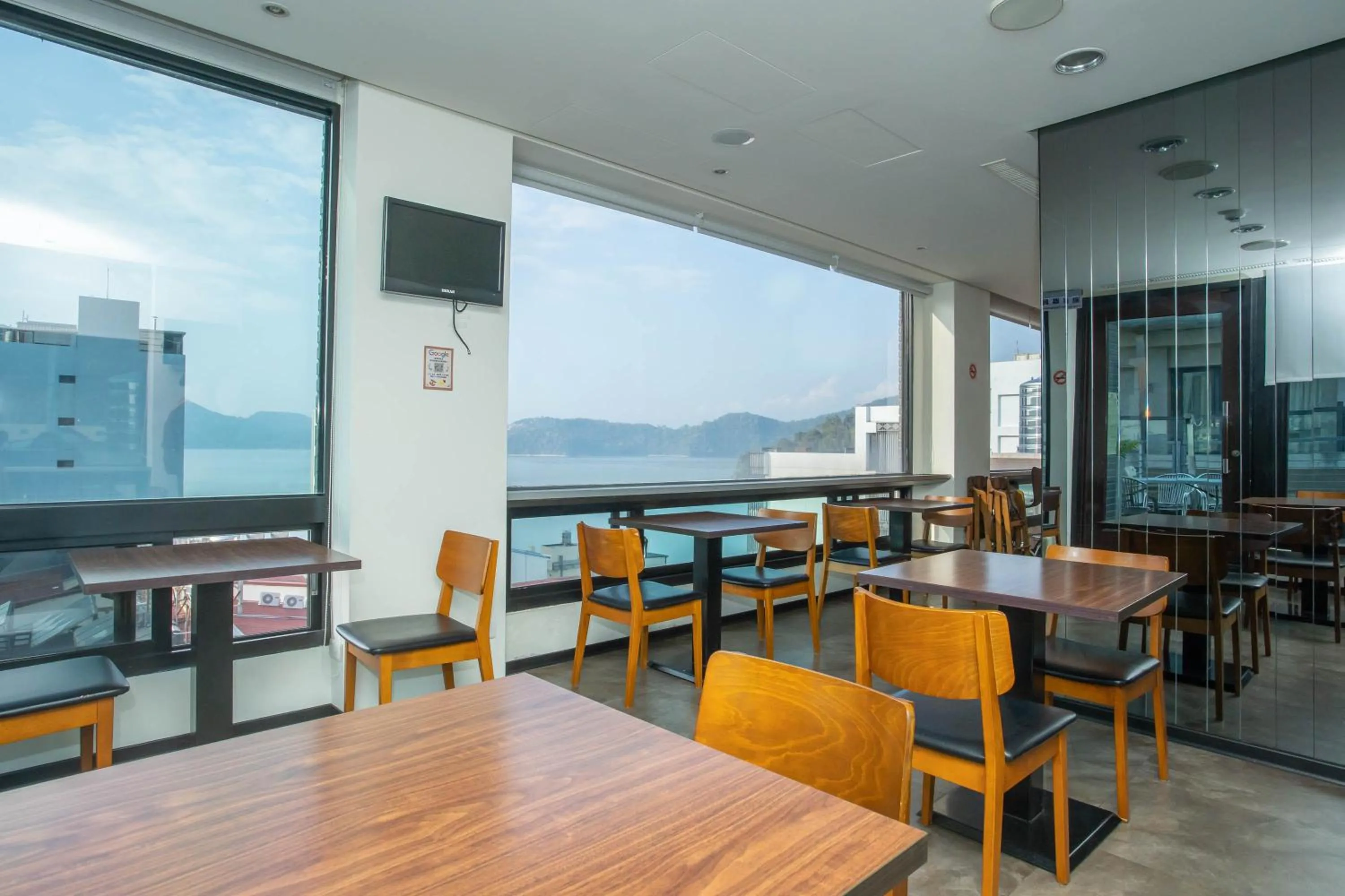 Restaurant/places to eat in 日月潭天月水色民宿 (老街-停車-度假）skylight bnb