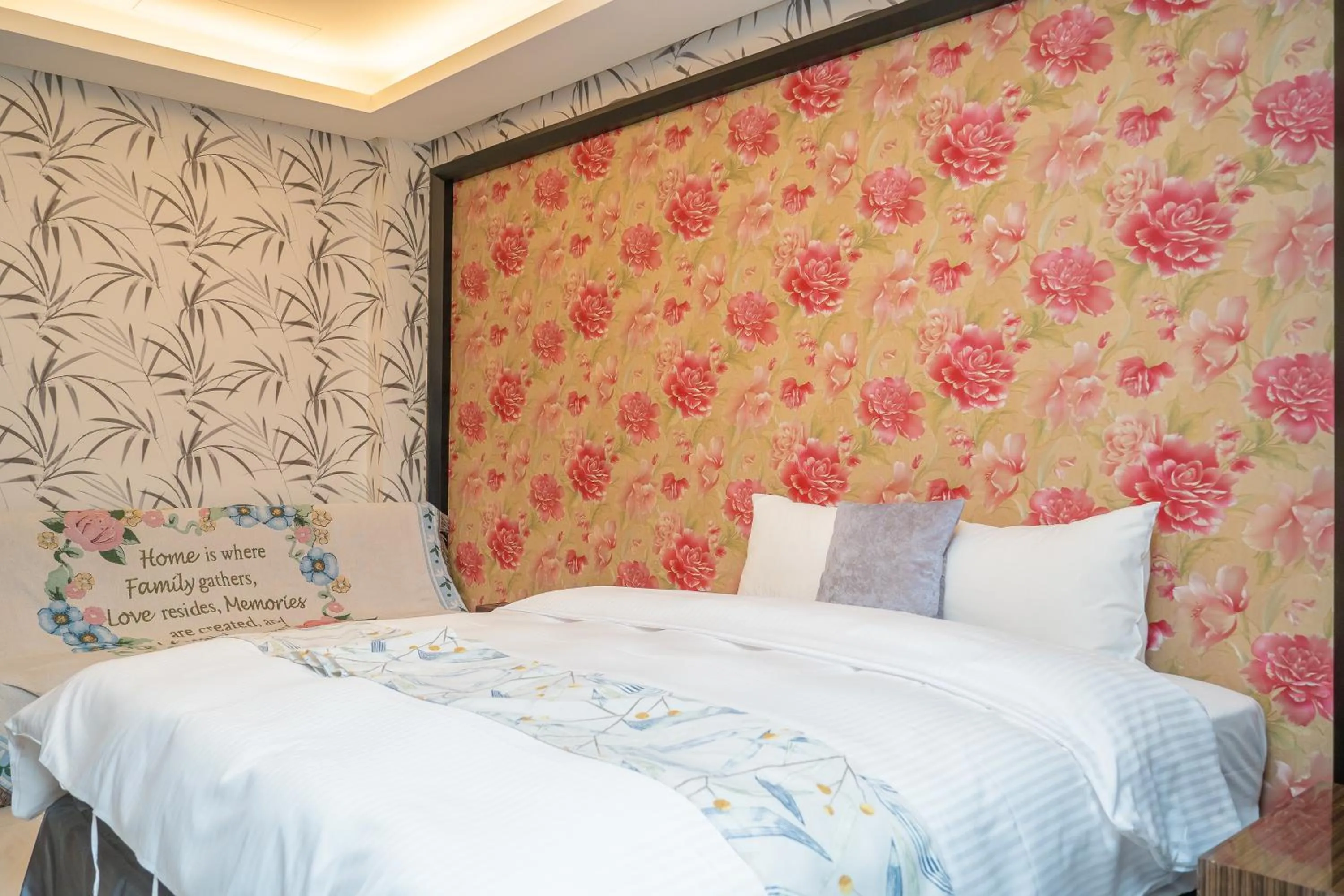 Bedroom, Bed in 日月潭天月水色民宿 (老街-停車-度假）skylight bnb