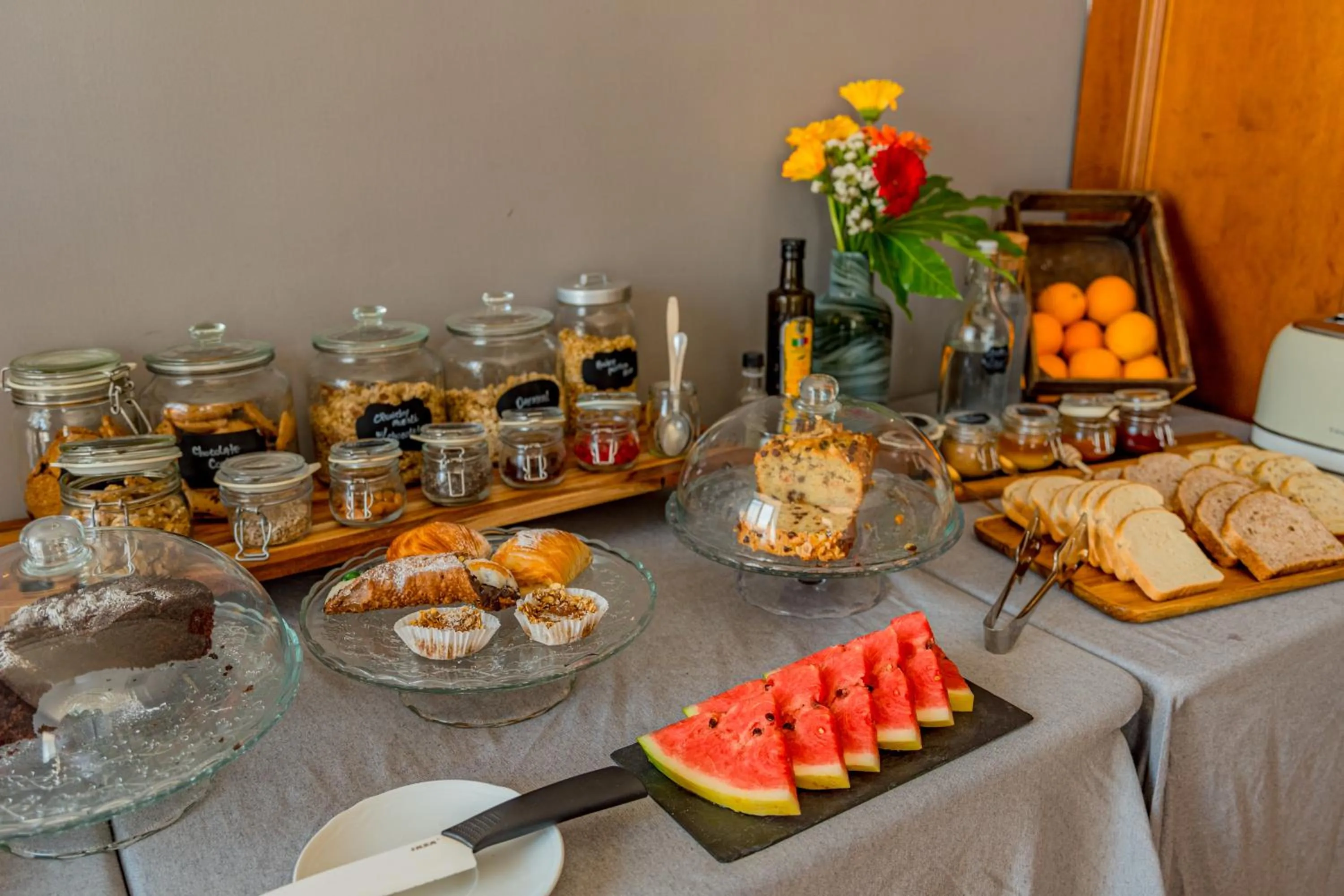 Food and drinks in B&B Ruffo di Bagnara Palazzo Monumentale