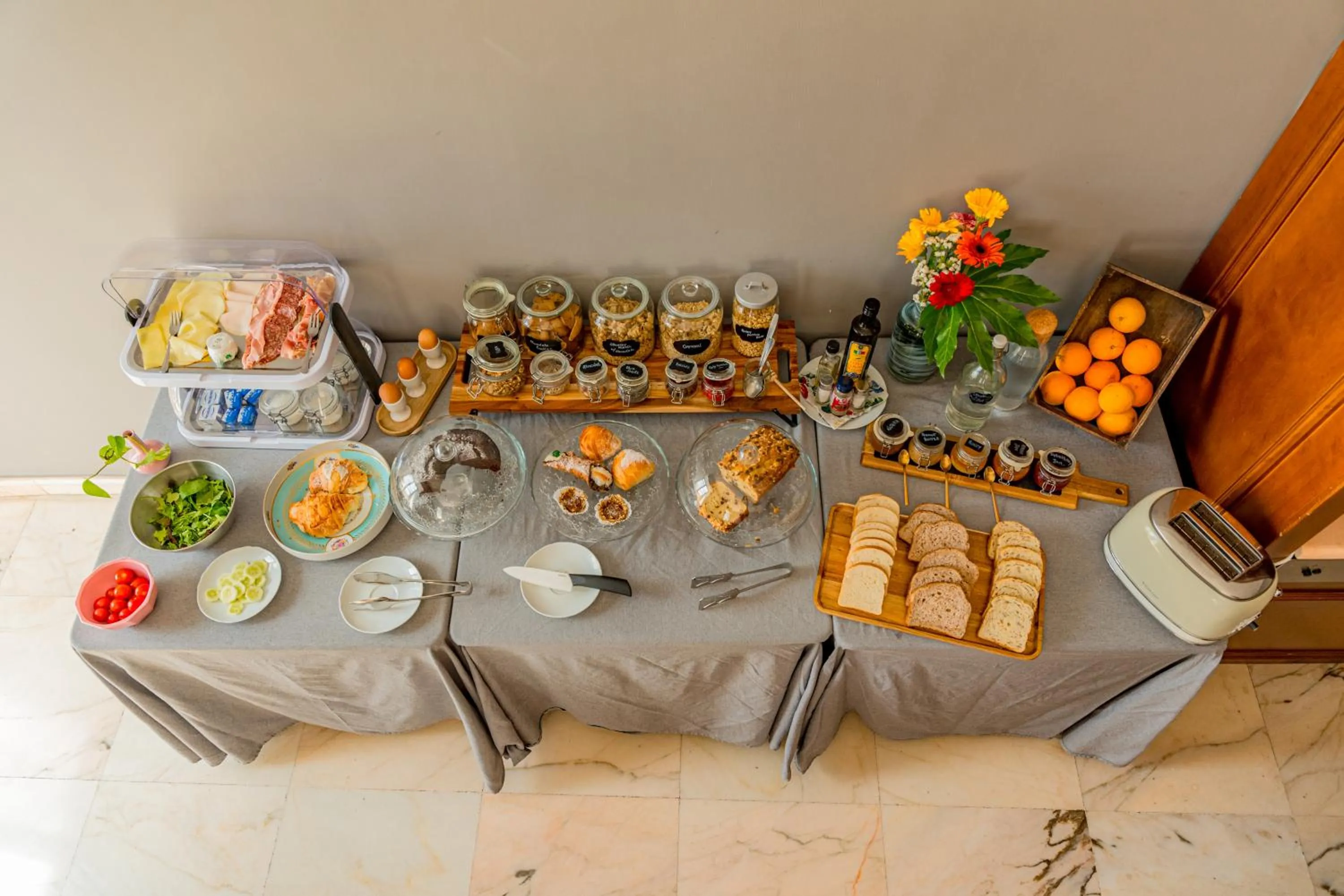 Food and drinks in B&B Ruffo di Bagnara Palazzo Monumentale
