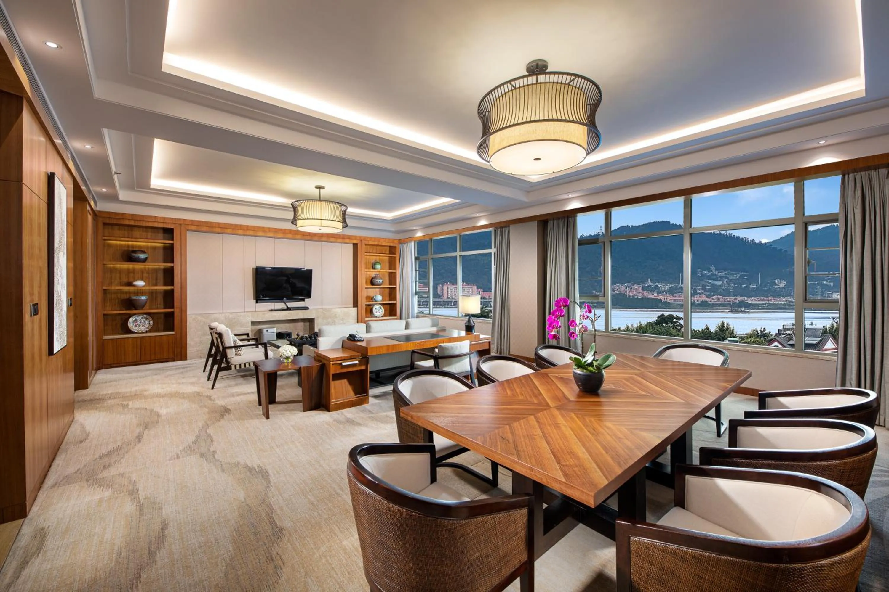 Living room in InterContinental Kunming by IHG