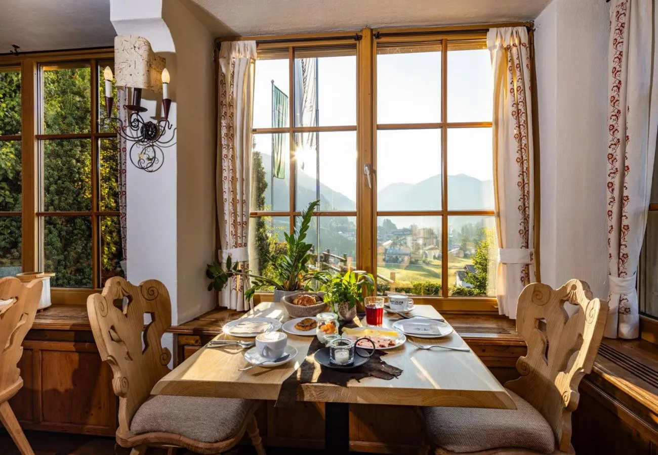 Breakfast in Berghotel Rehlegg