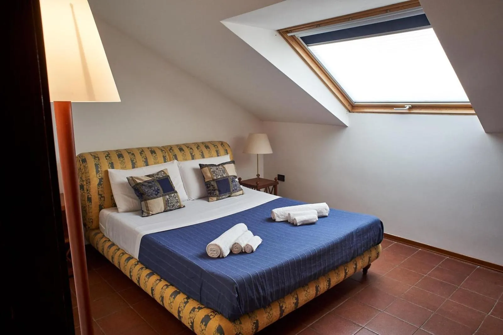Bed in LuminHouse Mondello Valdesi