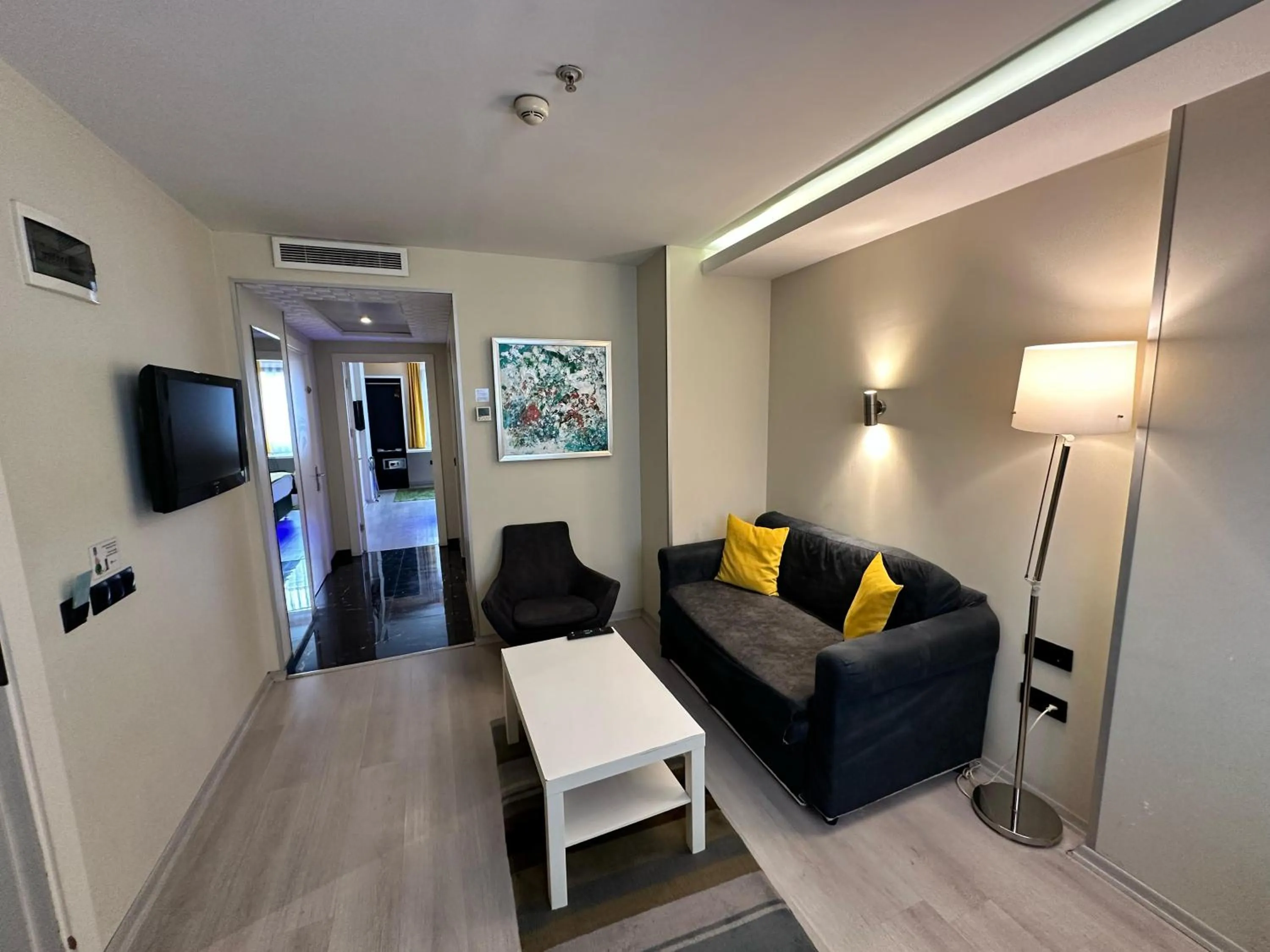 Living room in Tempo Suites Airport