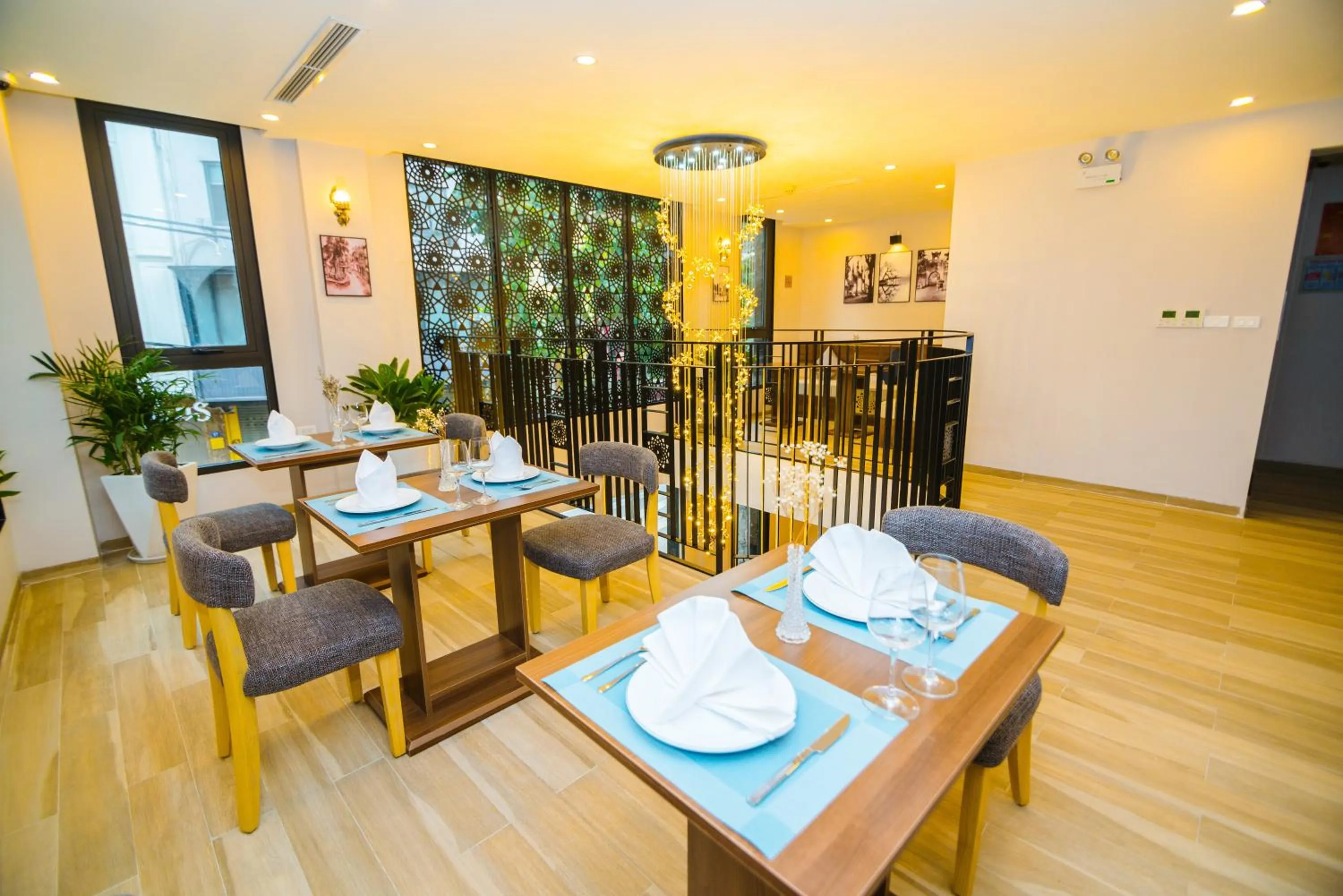 Restaurant/places to eat in HANA Stay