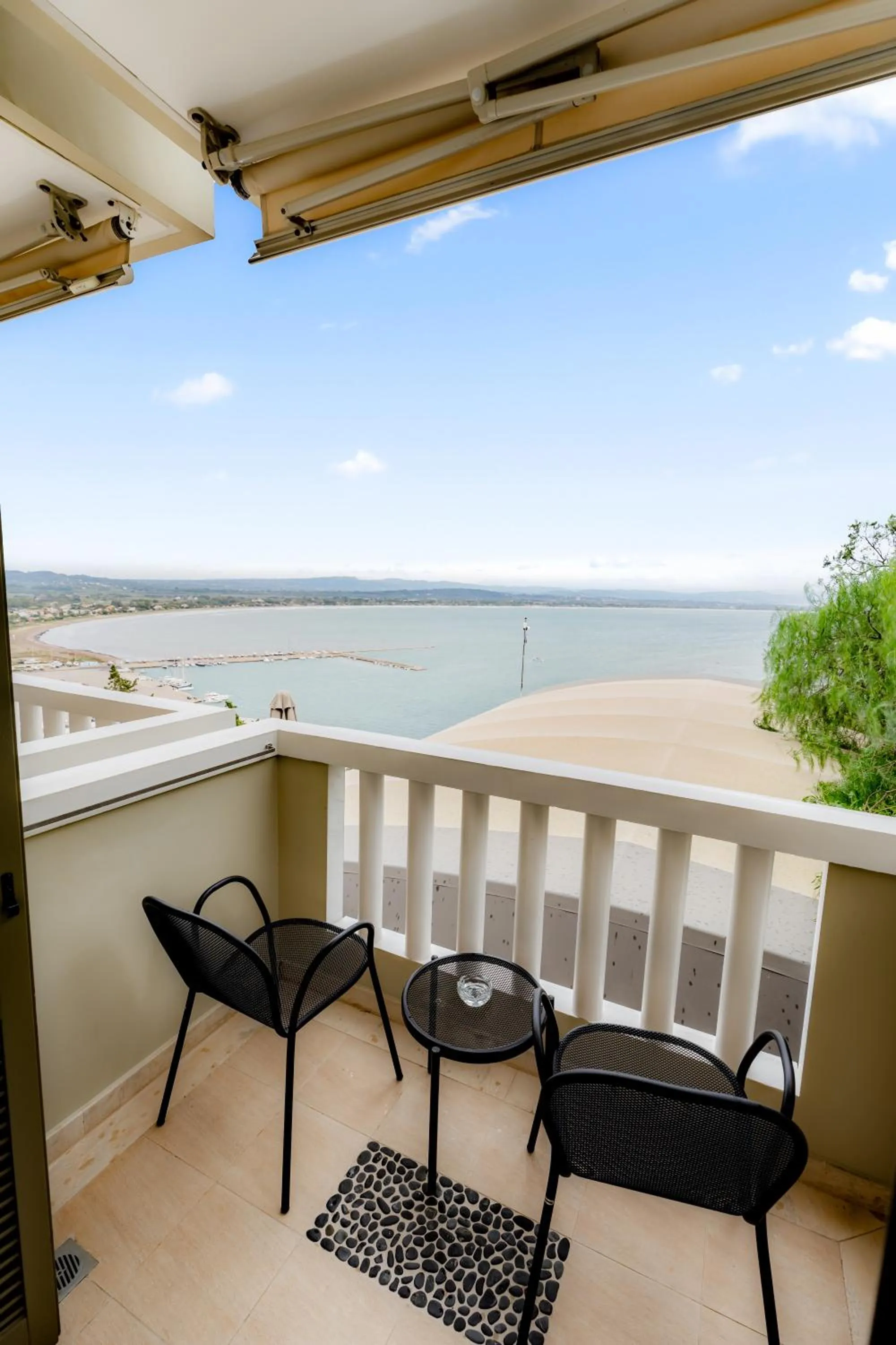 Day in Orizontes View Hotel