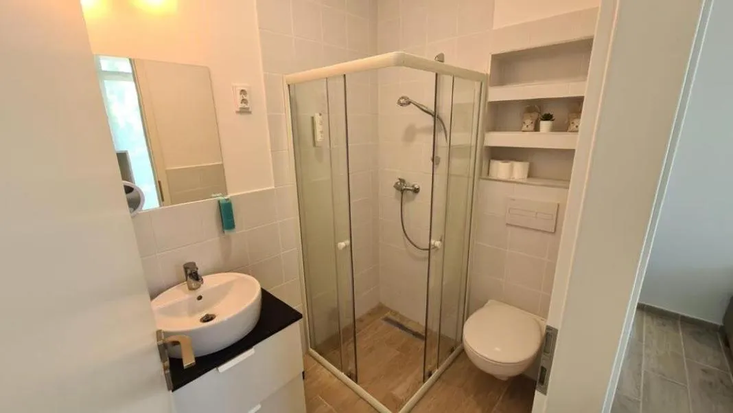 Bathroom in Xendala Panzió