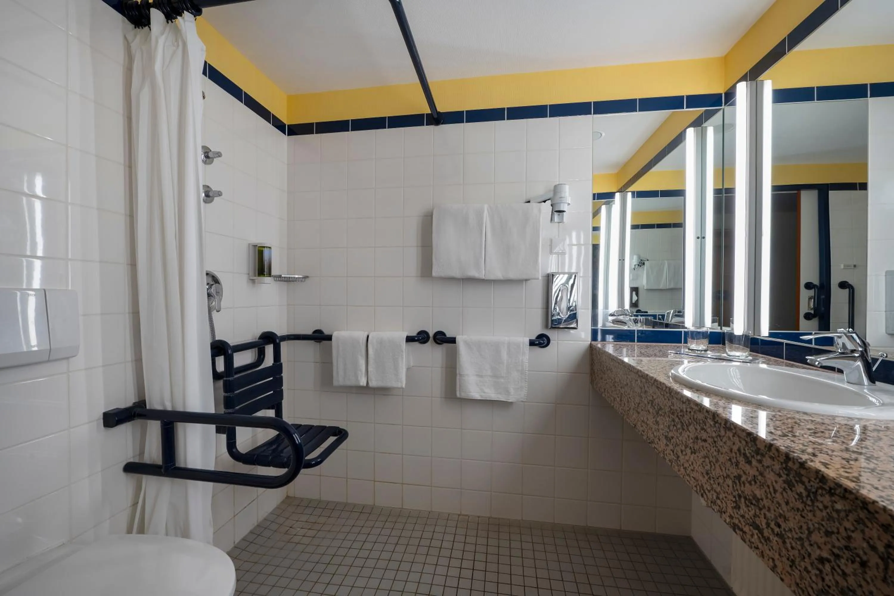 Bathroom in Wyndham Garden Wismar