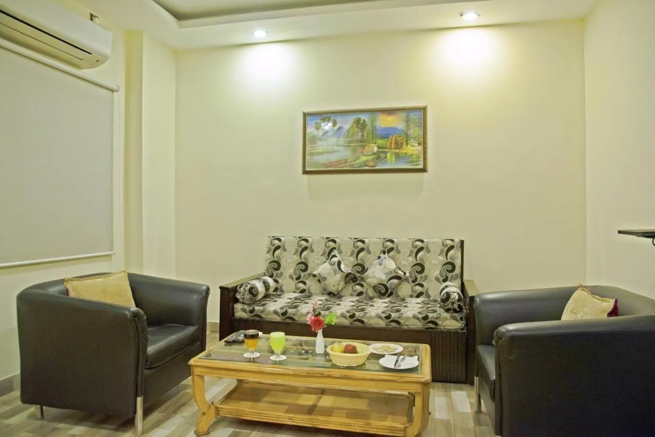 Living room in Spring Sky Mughalsarai By ShriGo Hotels