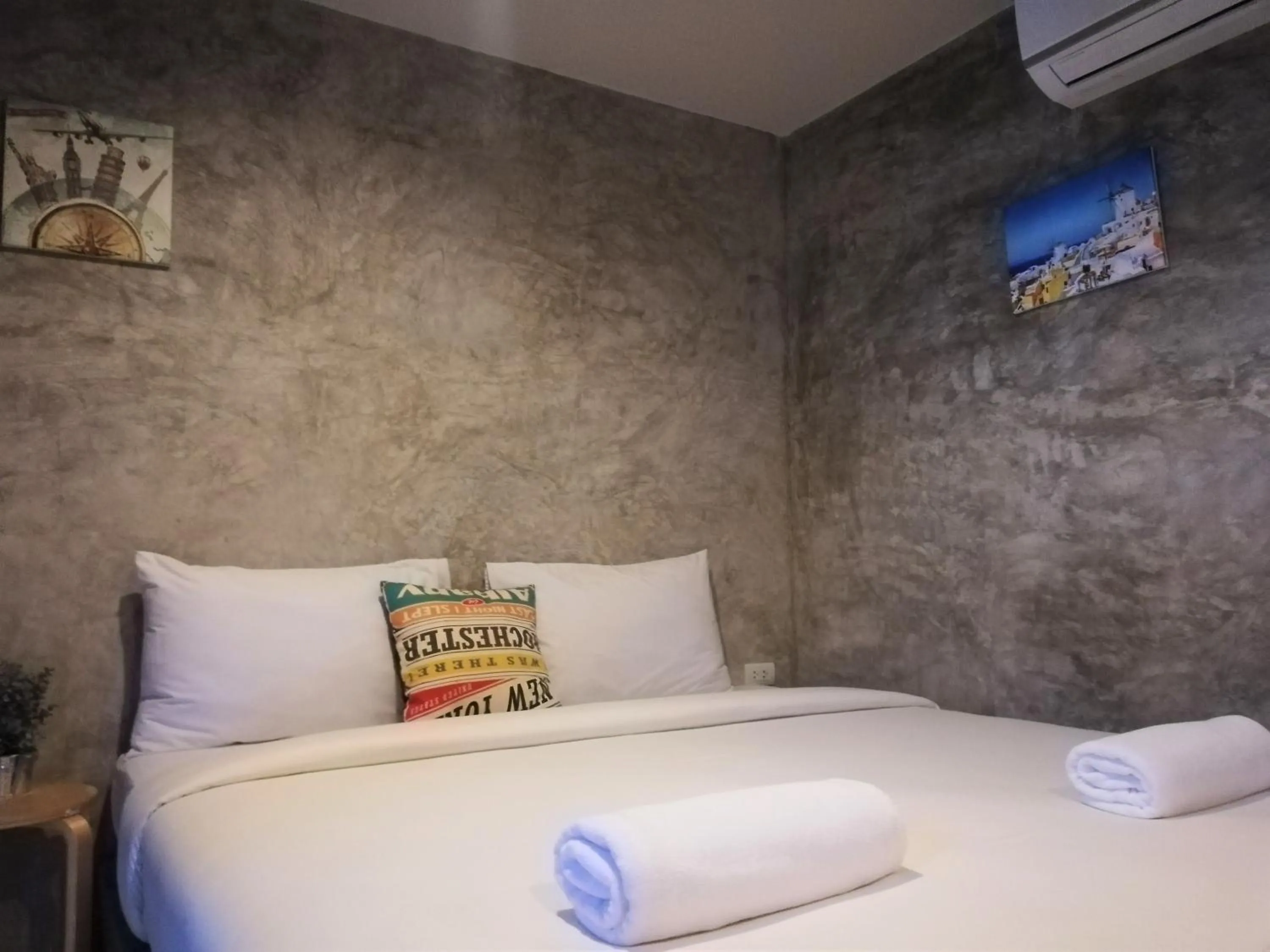 Bed in Laemsai Resort