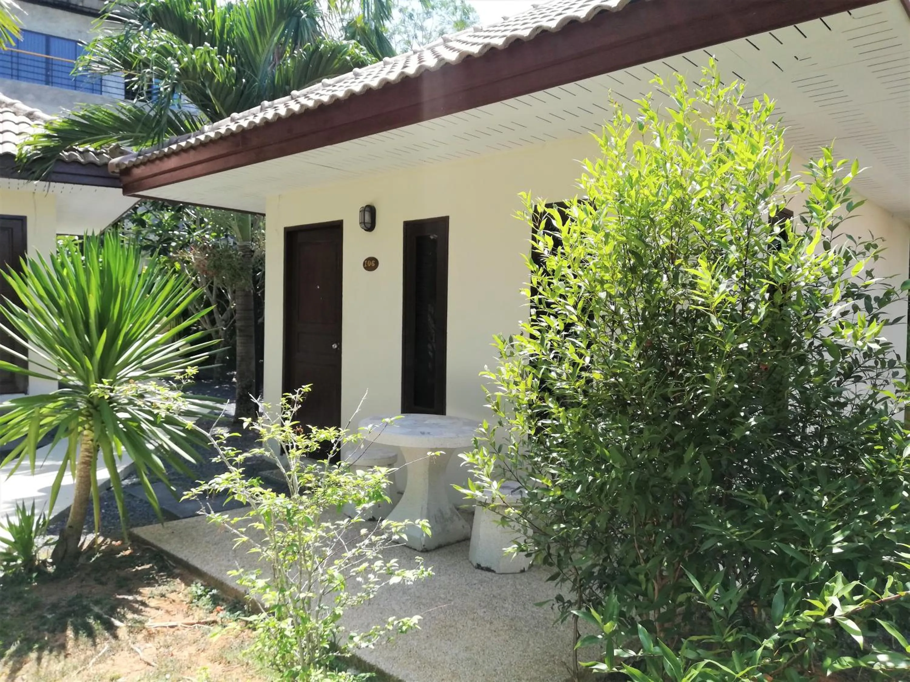 Garden in Laemsai Resort