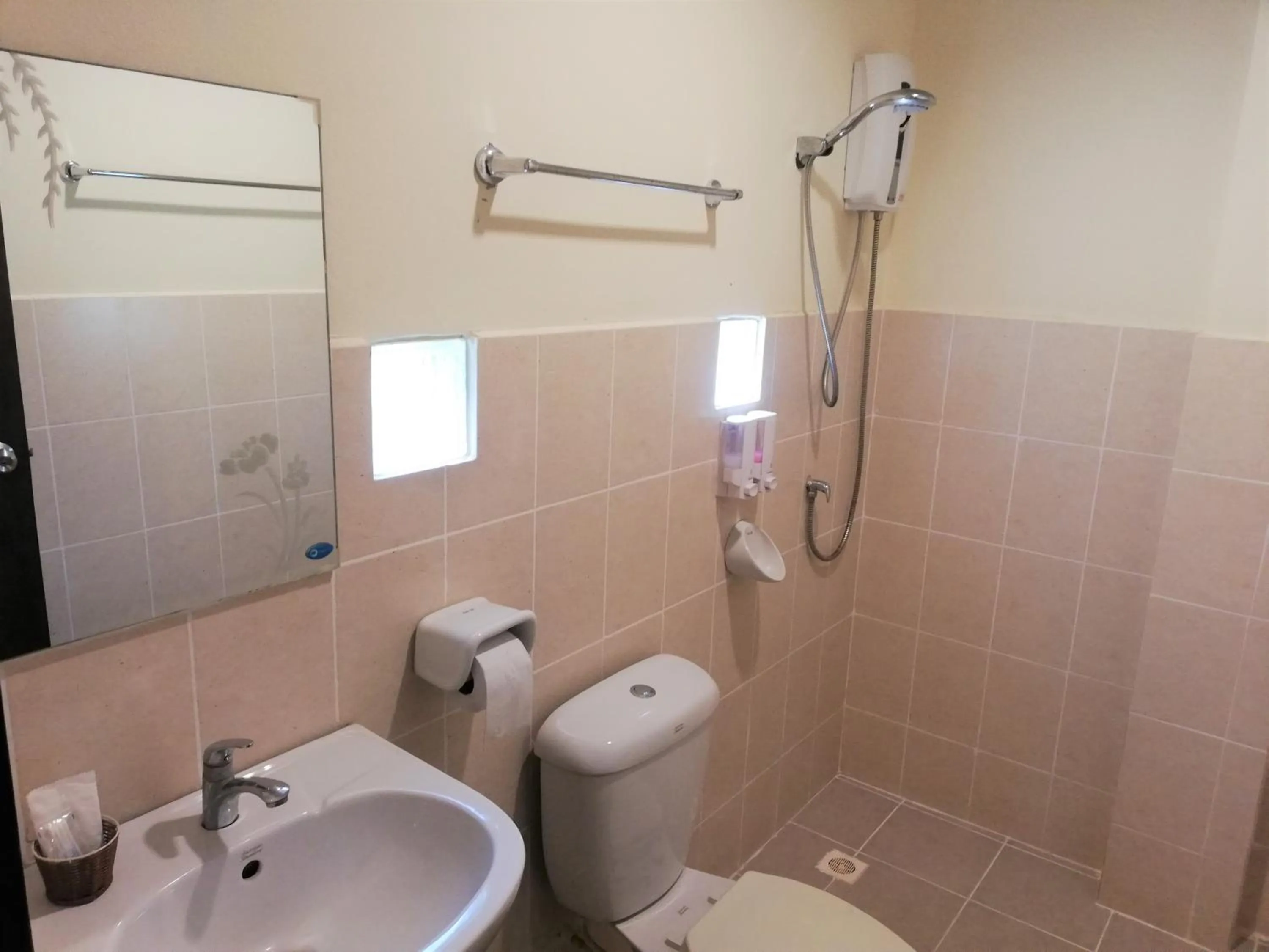 Bathroom in Laemsai Resort