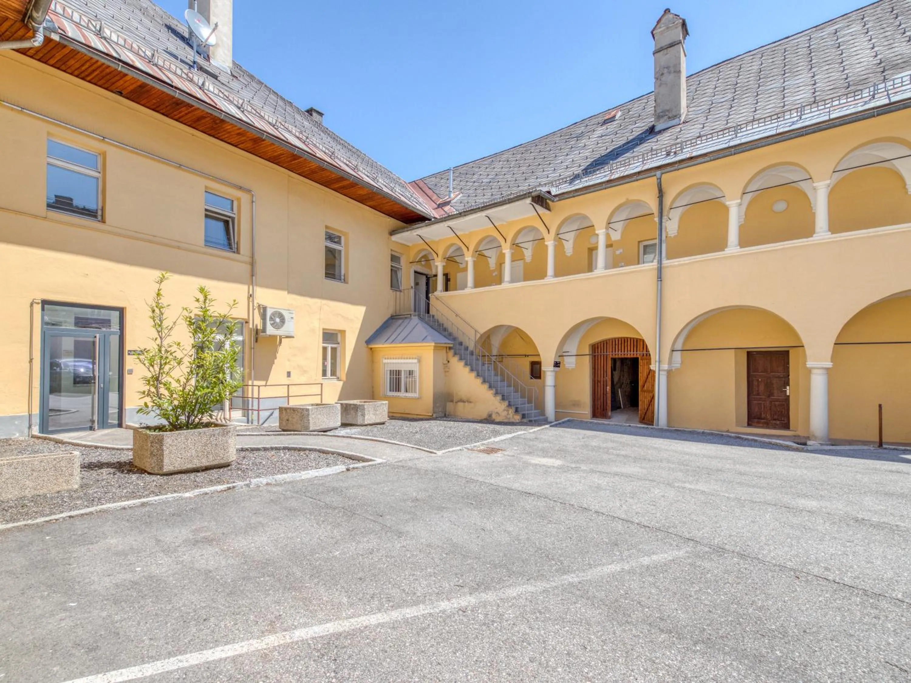 Property building in Limehome Villach Kirchenplatz