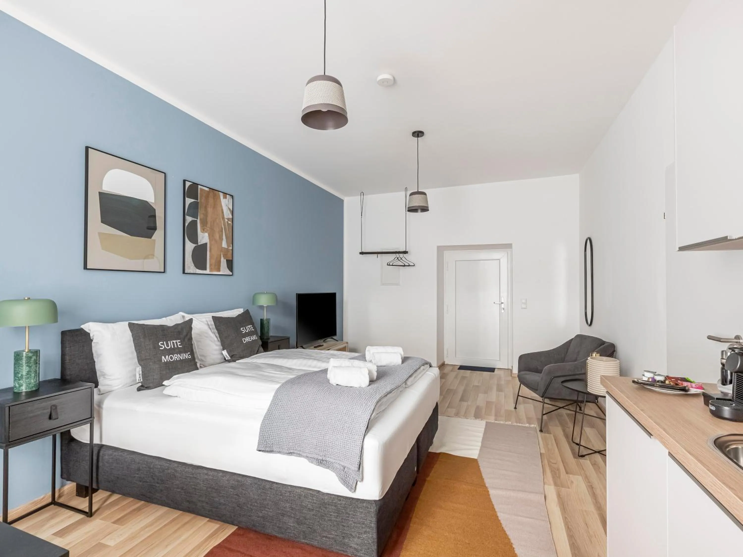 Bed in Limehome Villach Kirchenplatz