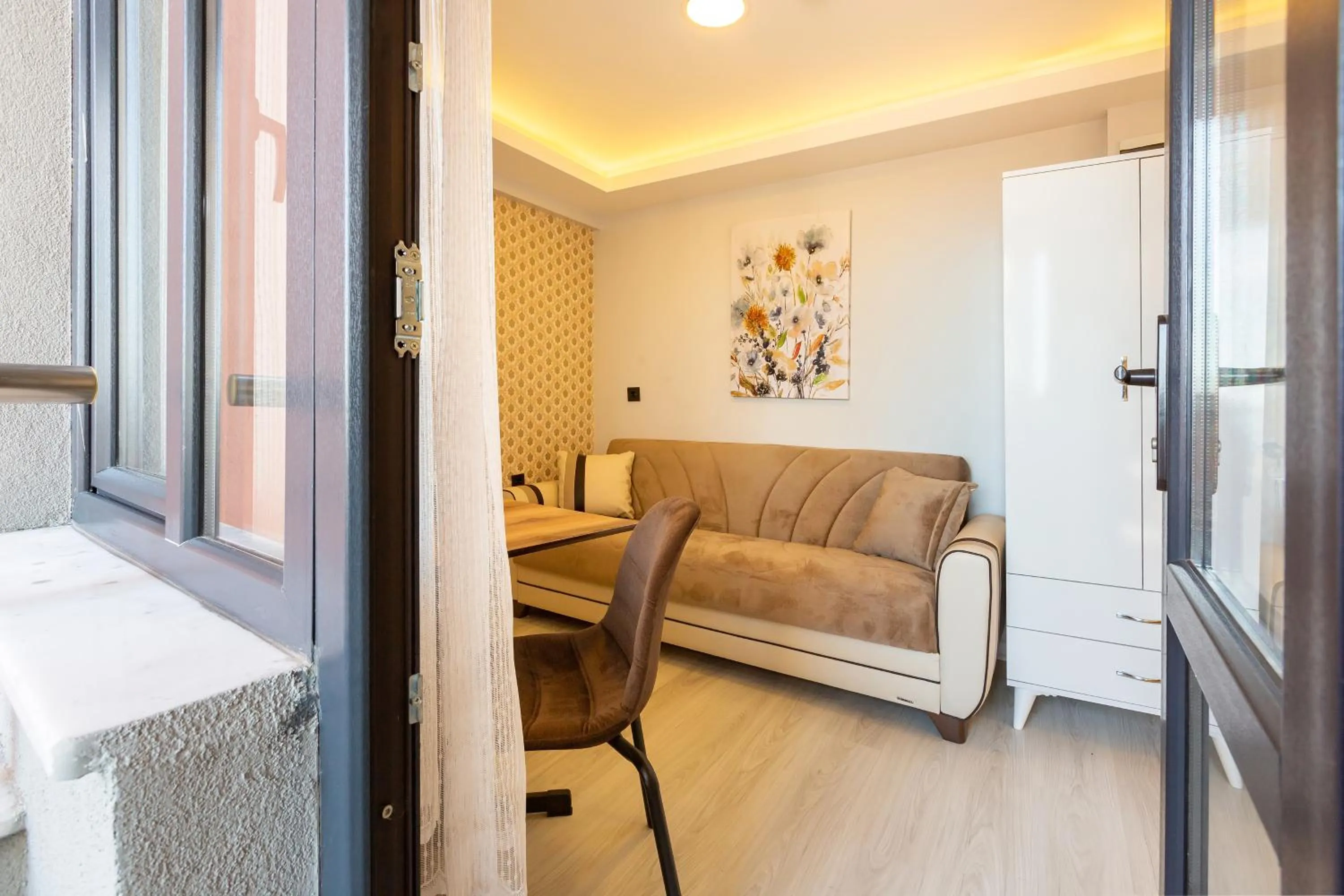 Living room in BLUE MARMARA SUITES