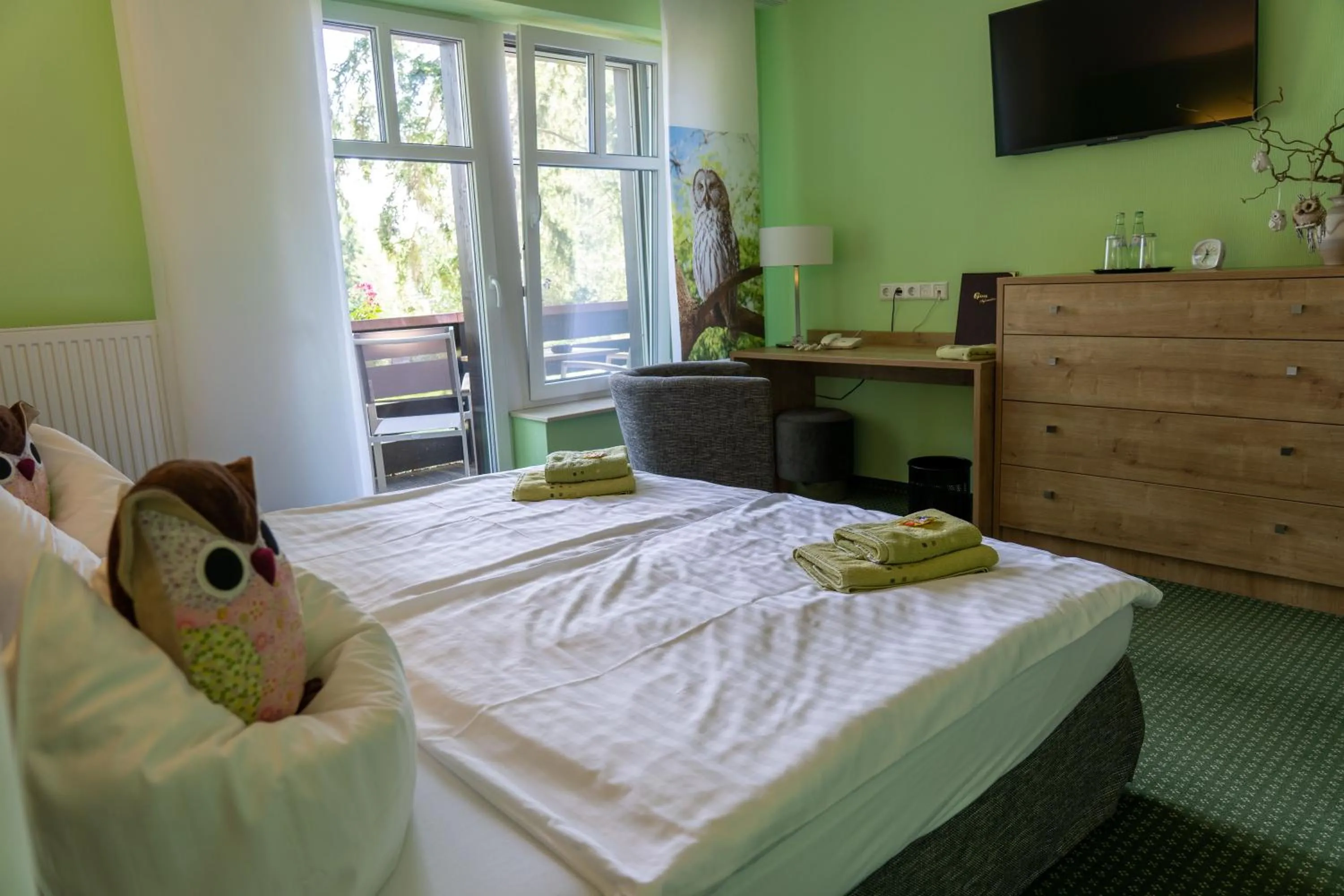 Photo of the whole room, Bed in Hotel Zur Waldhufe