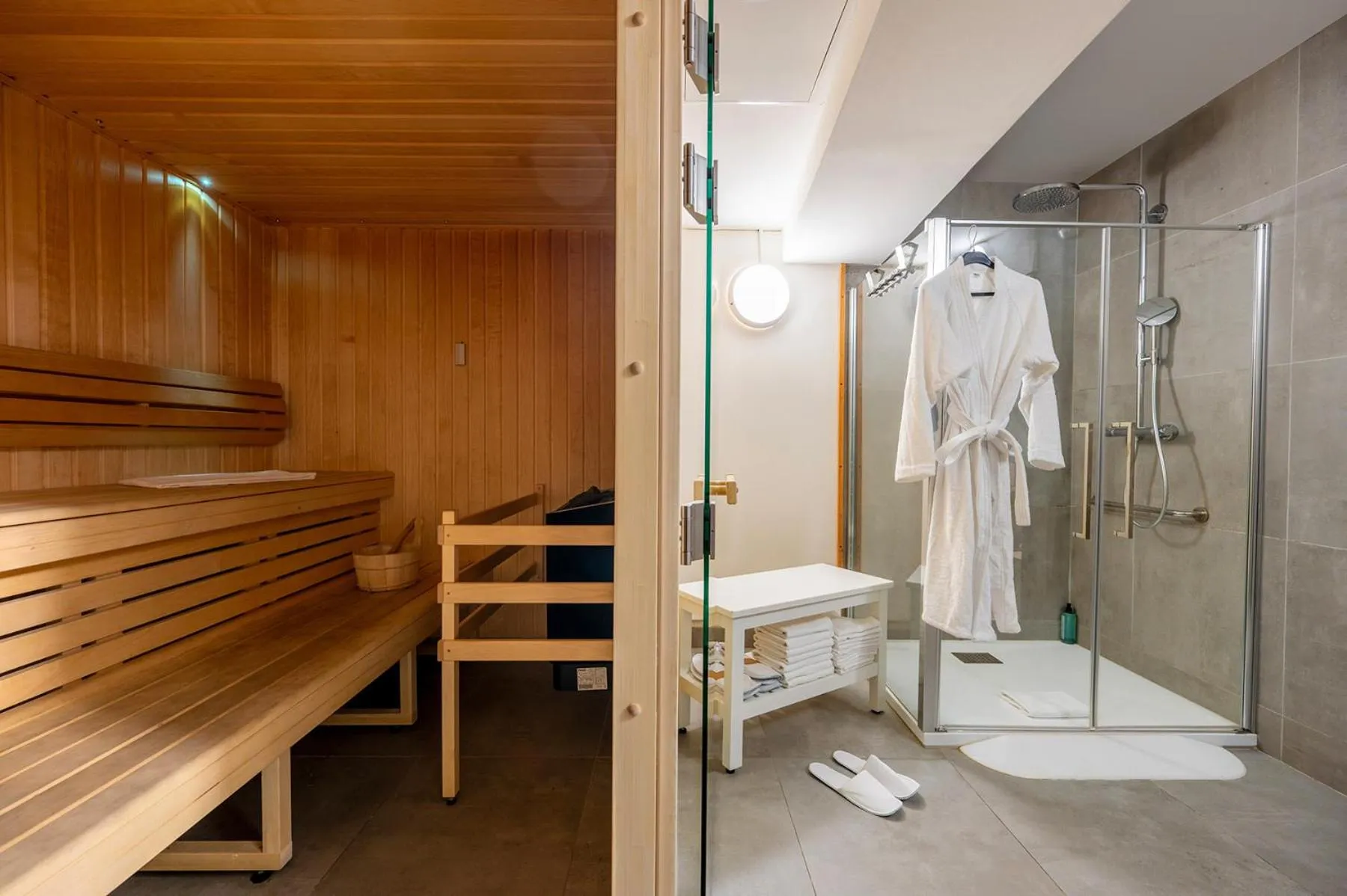 Sauna in Nemea Appart Hotel Paris Levallois