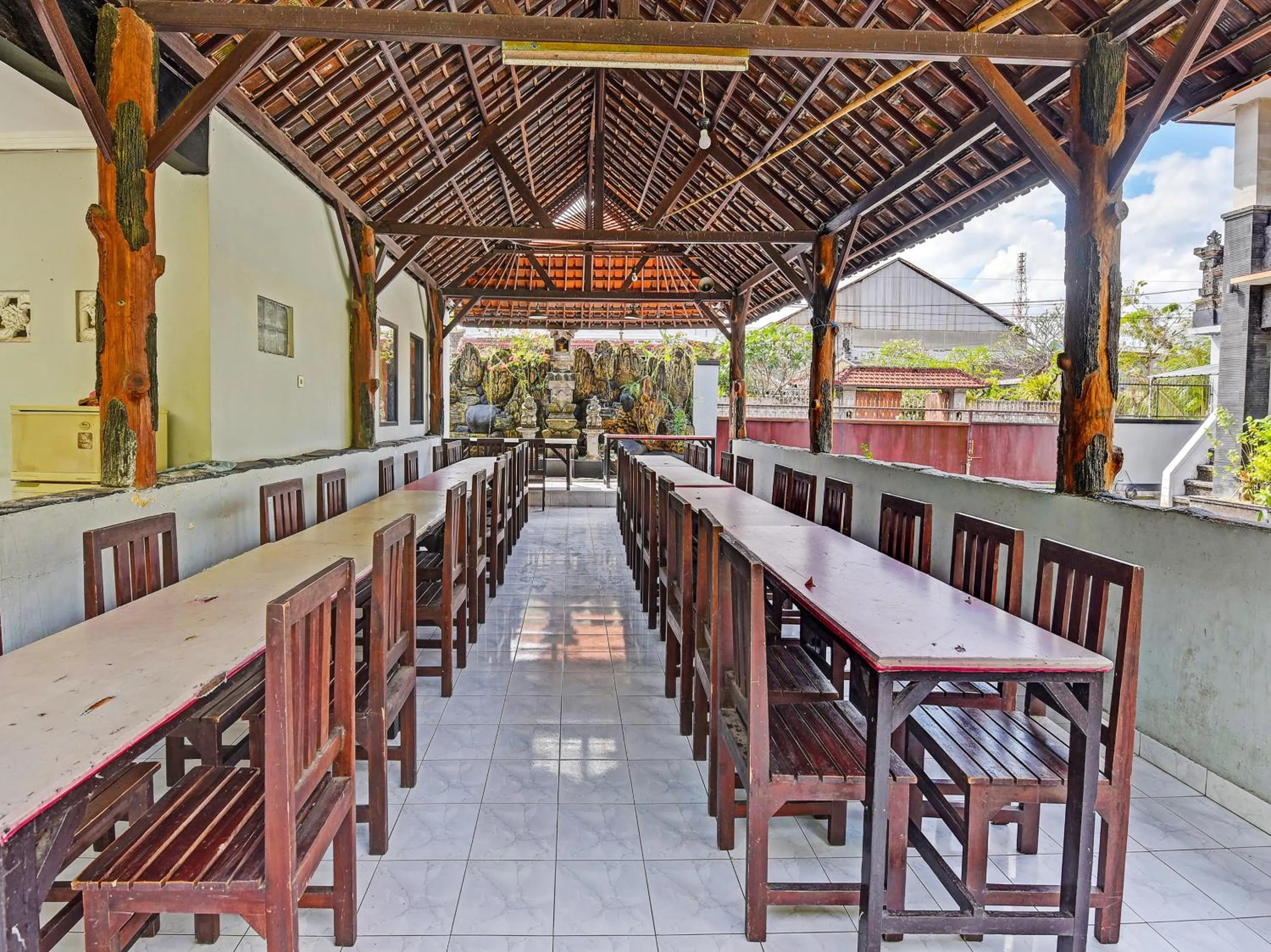 Restaurant/Places to Eat in Hotel Diana 1