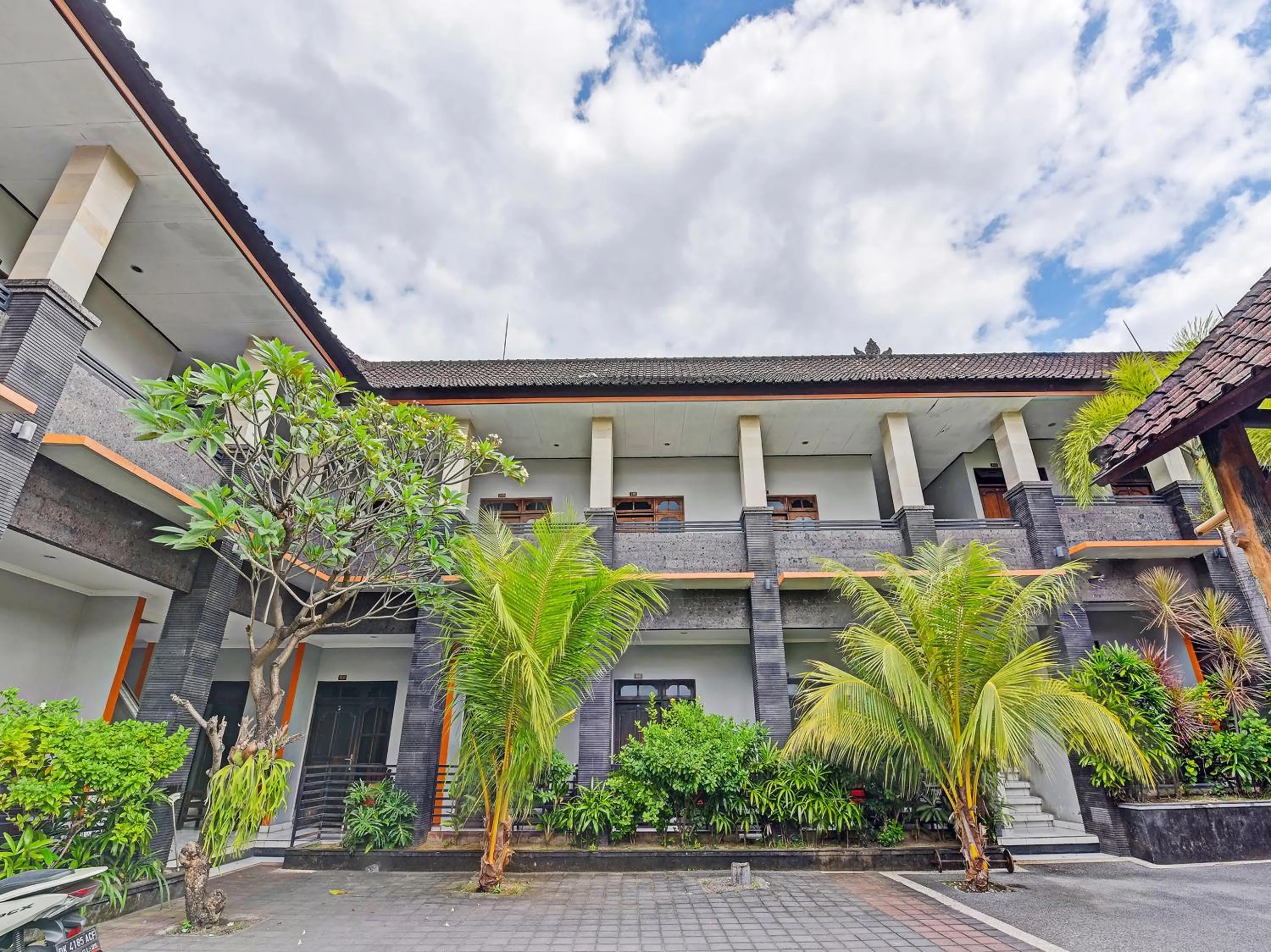 Property Building in Hotel Diana 1