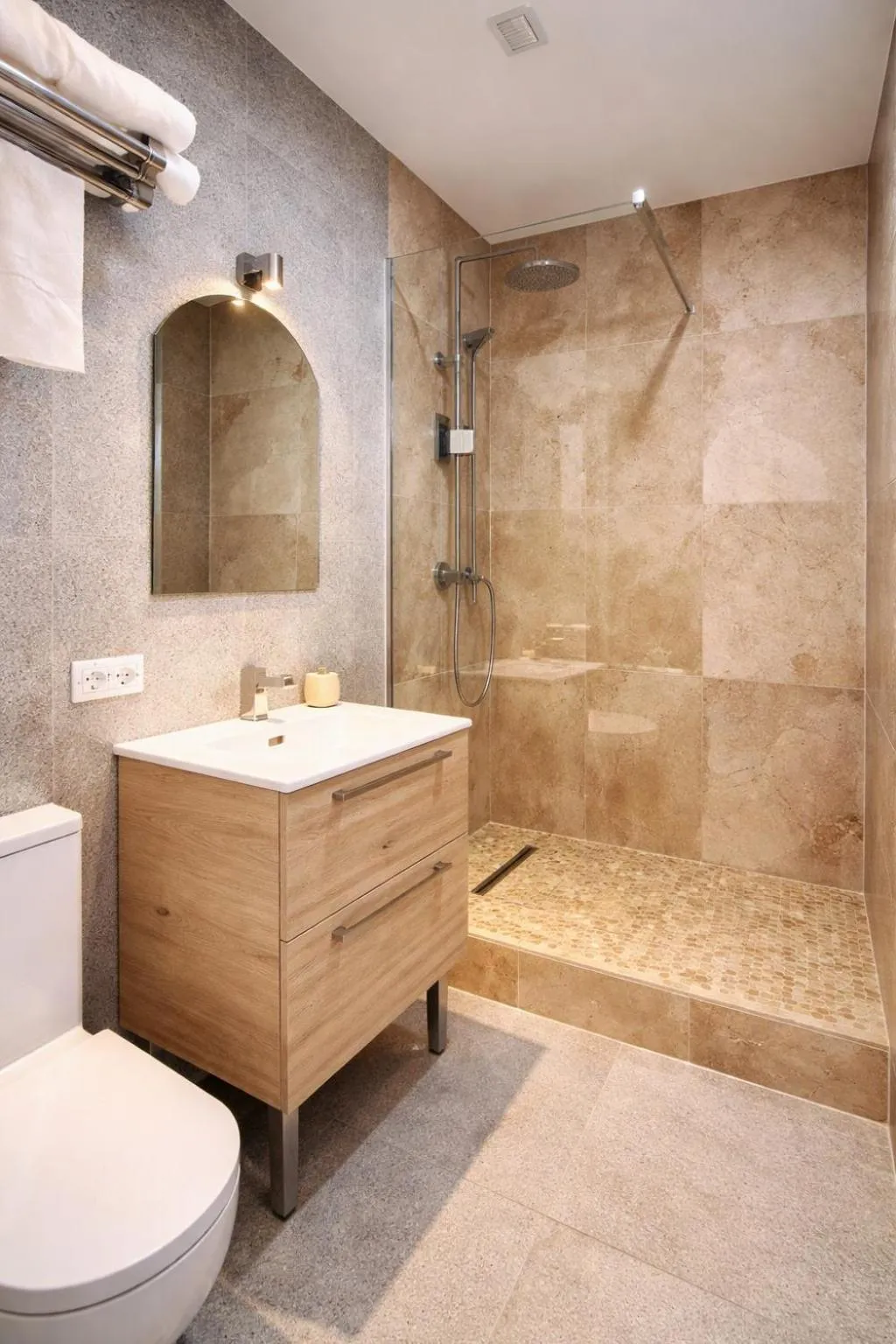 Bathroom in Irin Hotel