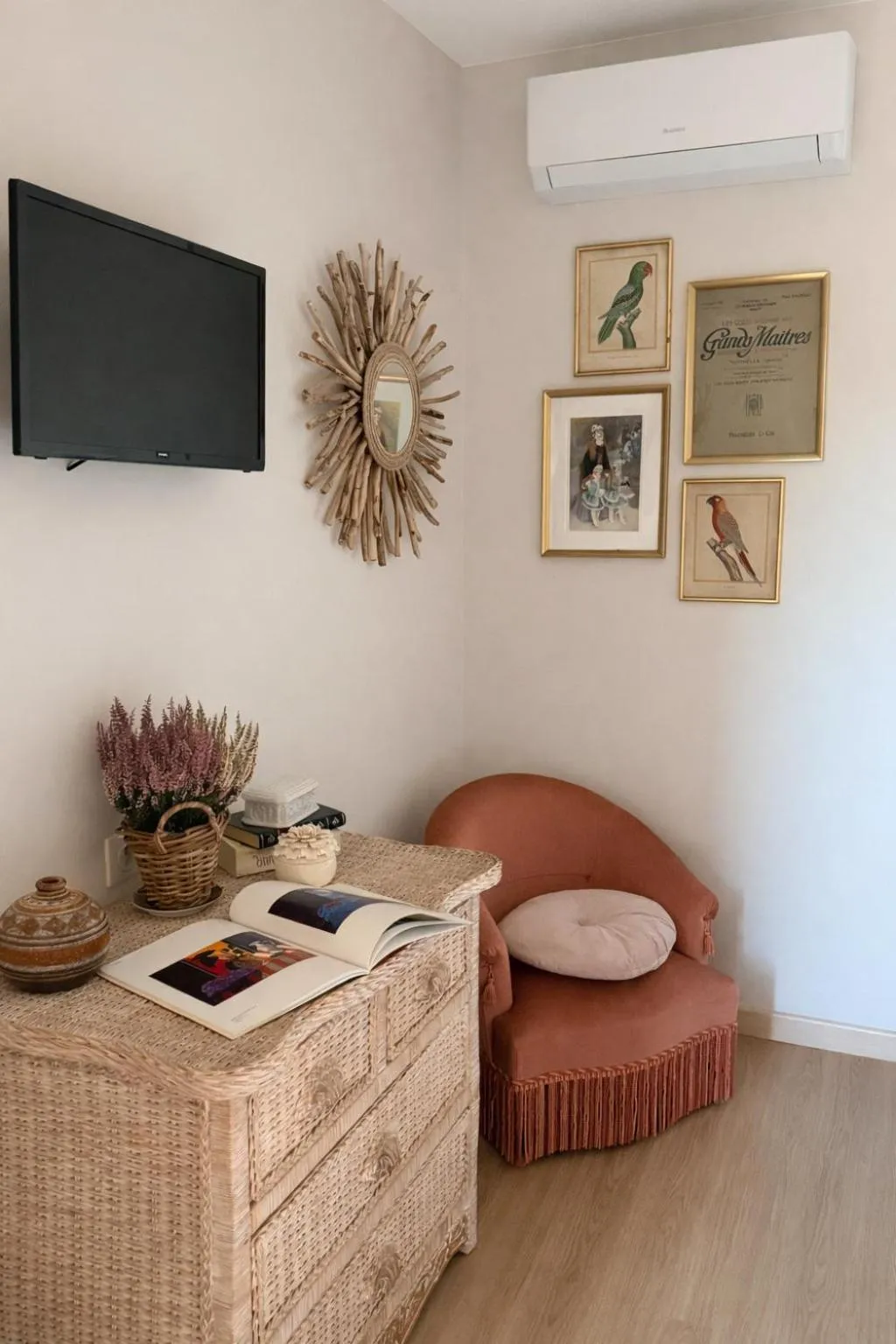 Photo of the whole room in Irin Hotel