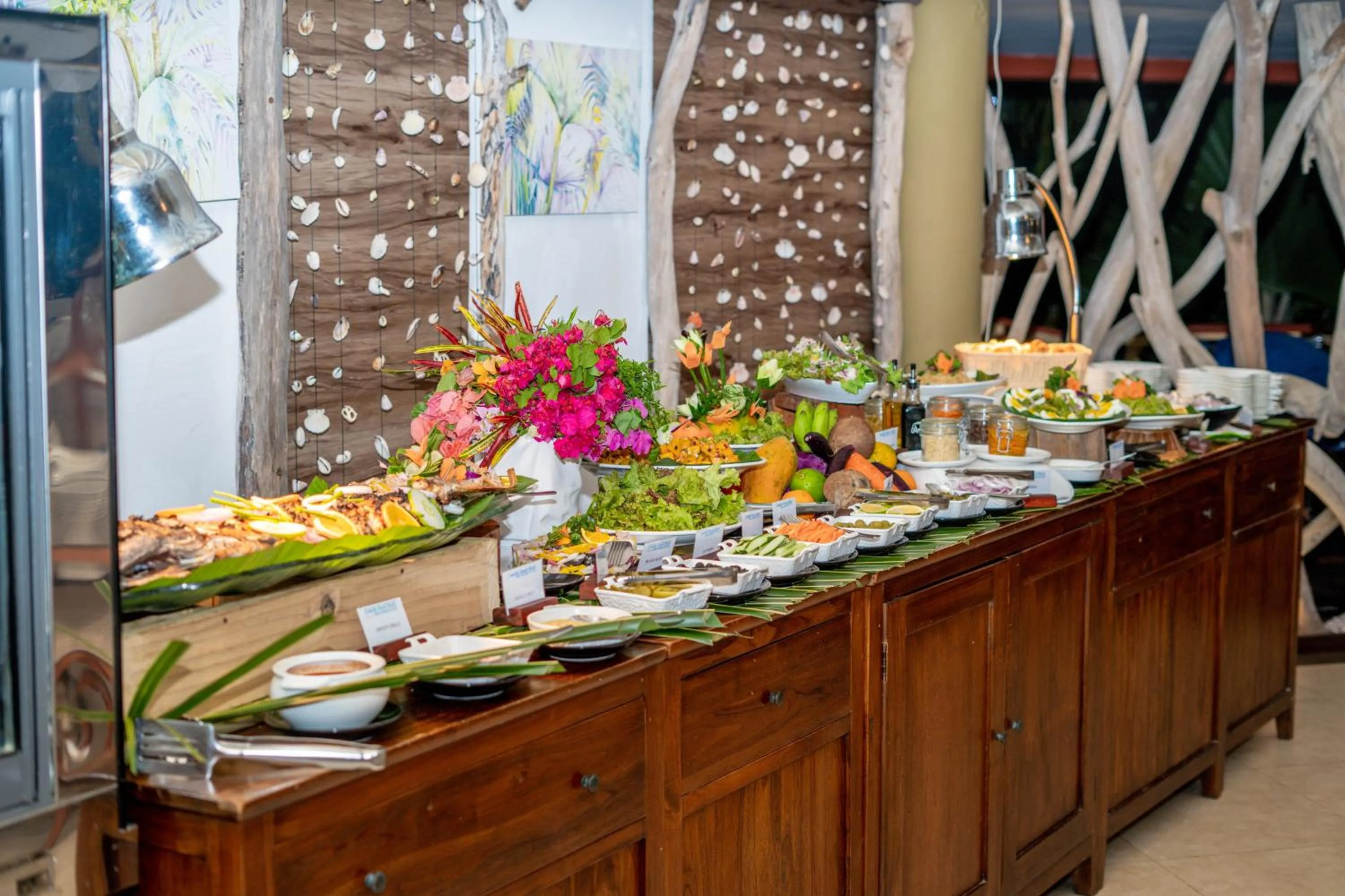 Restaurant/places to eat in Castello Beach Hotel