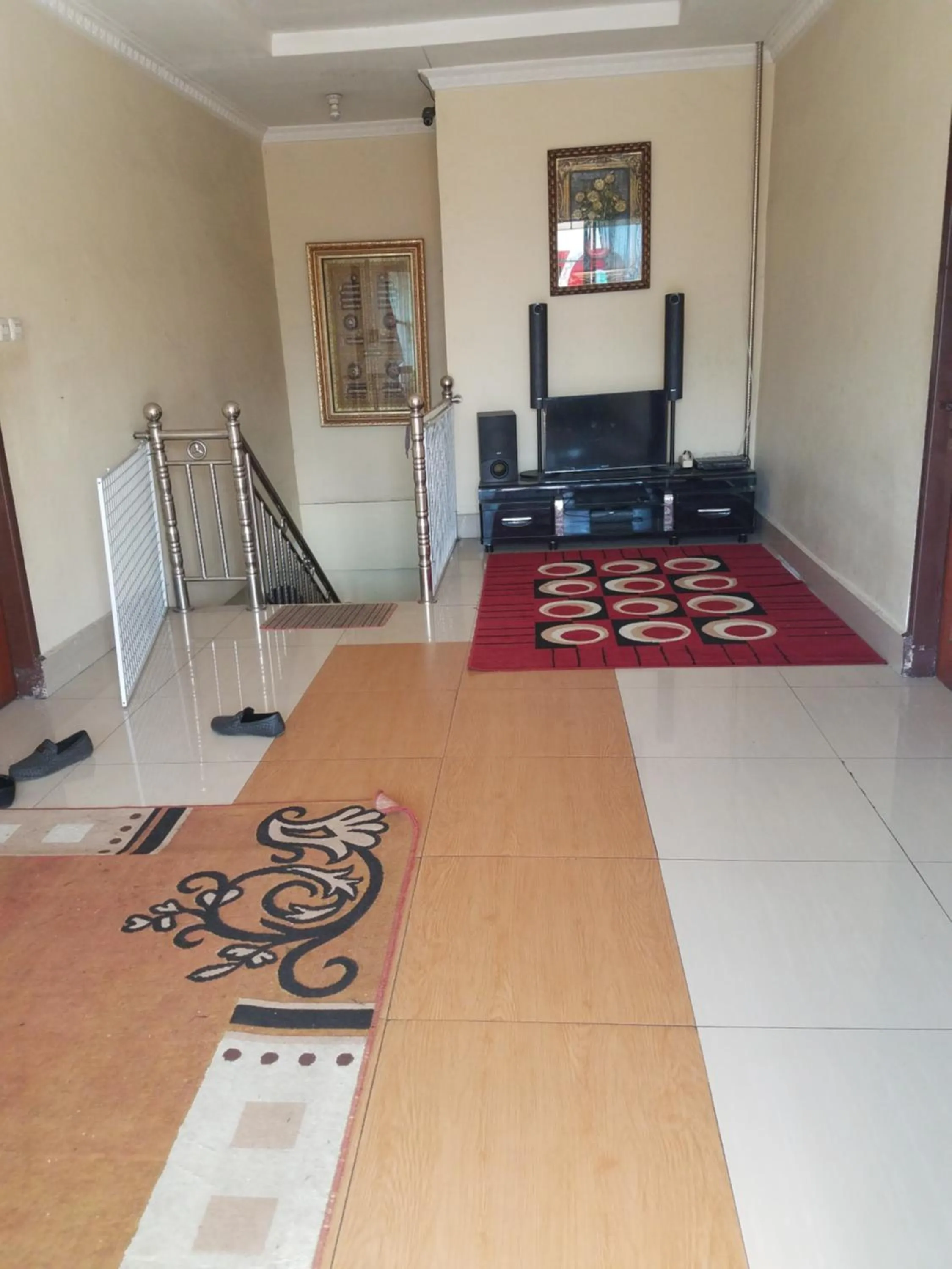 TV and multimedia in Mina Homestay Syariah