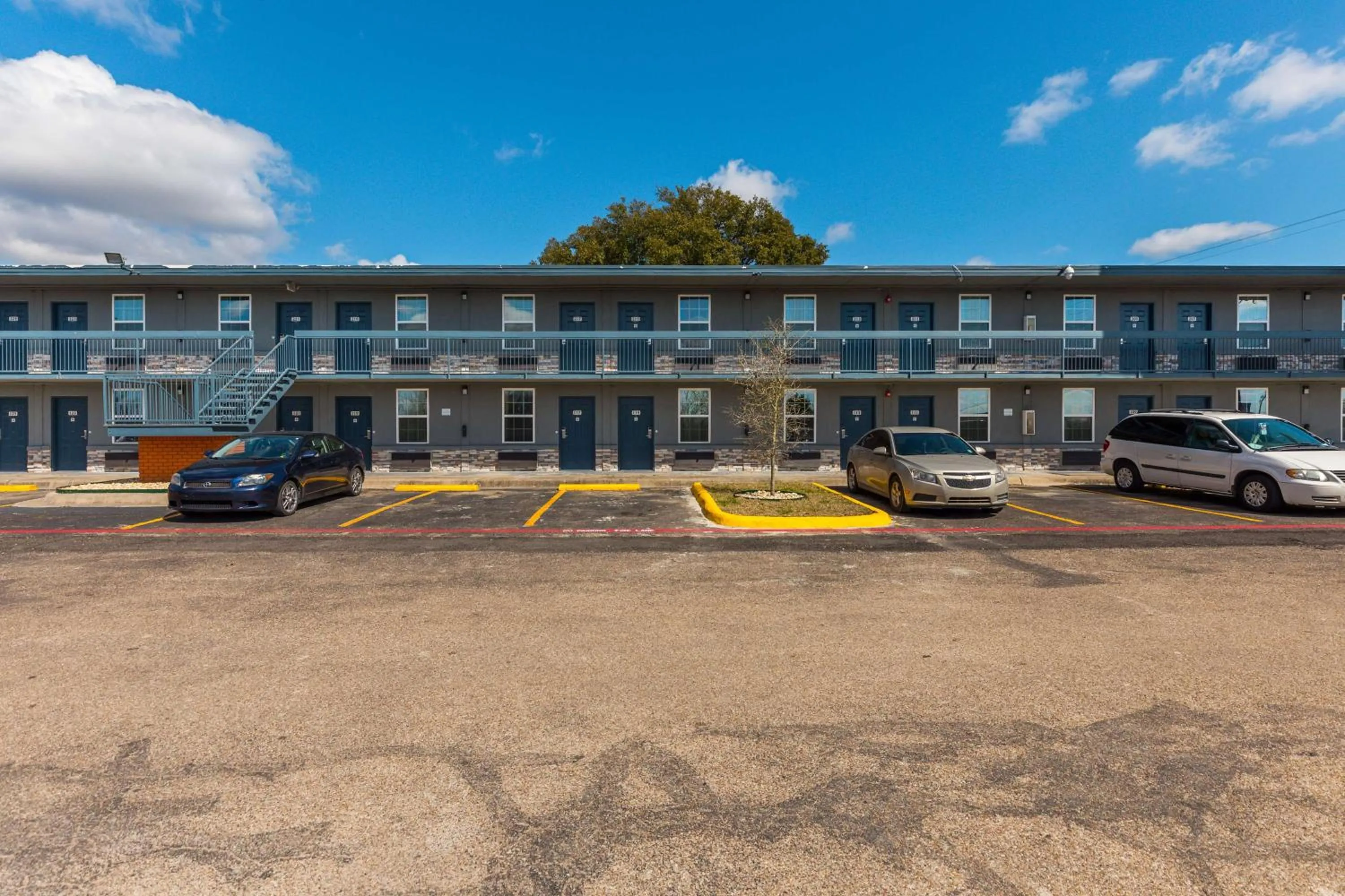 Property building in Motel 6-Temple, TX