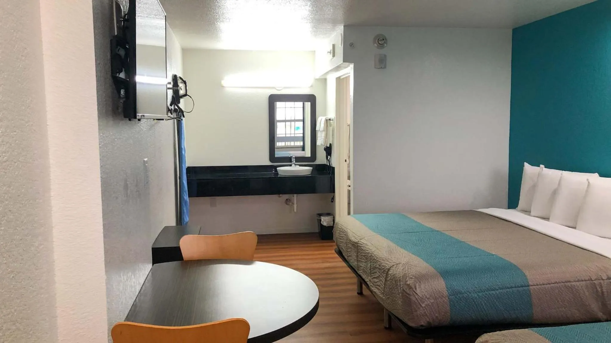 Bed in Motel 6-Temple, TX