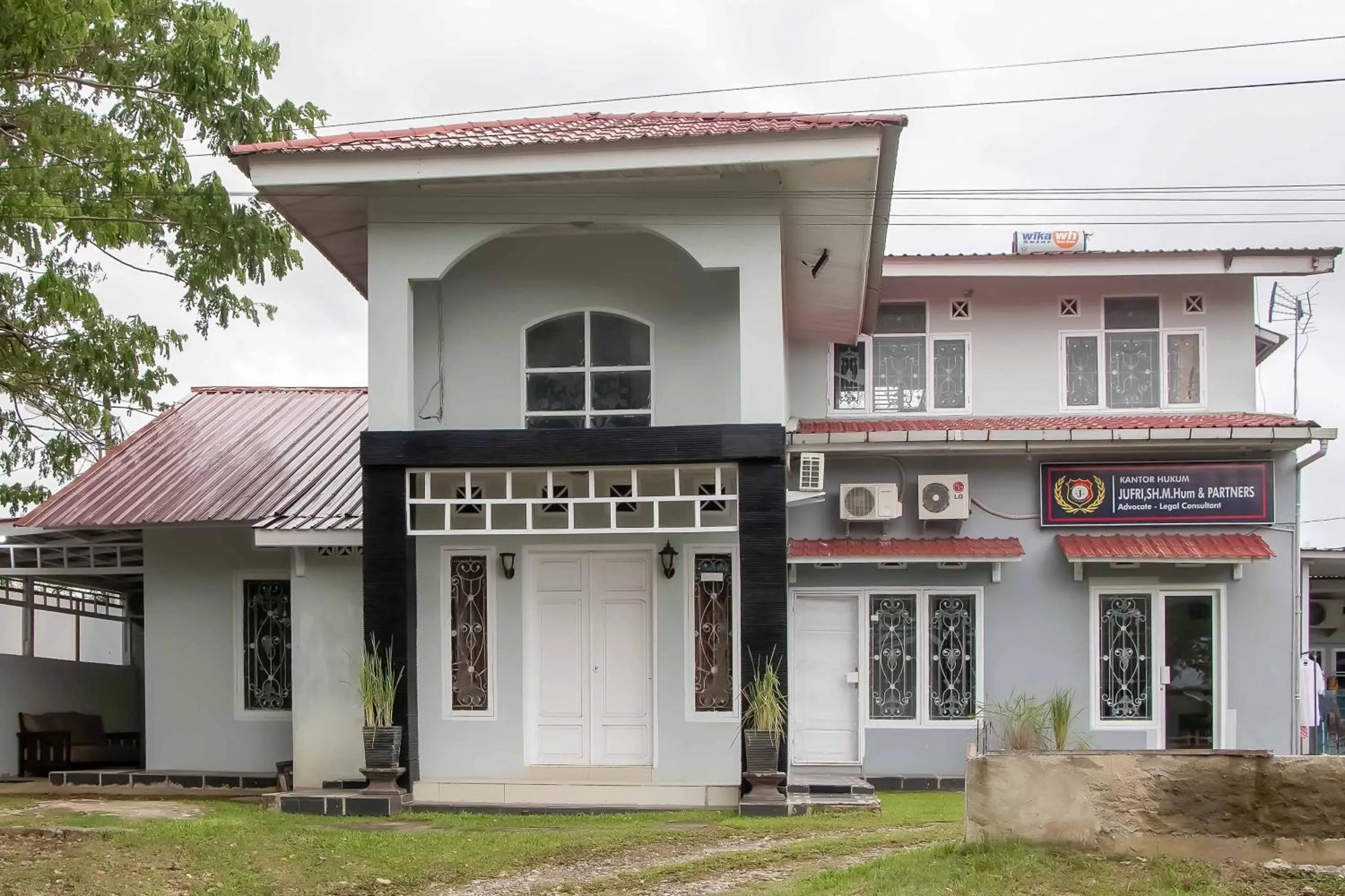 Property building in Zazadior Residence Syariah near Pantai Padang Mitra RedDoorz