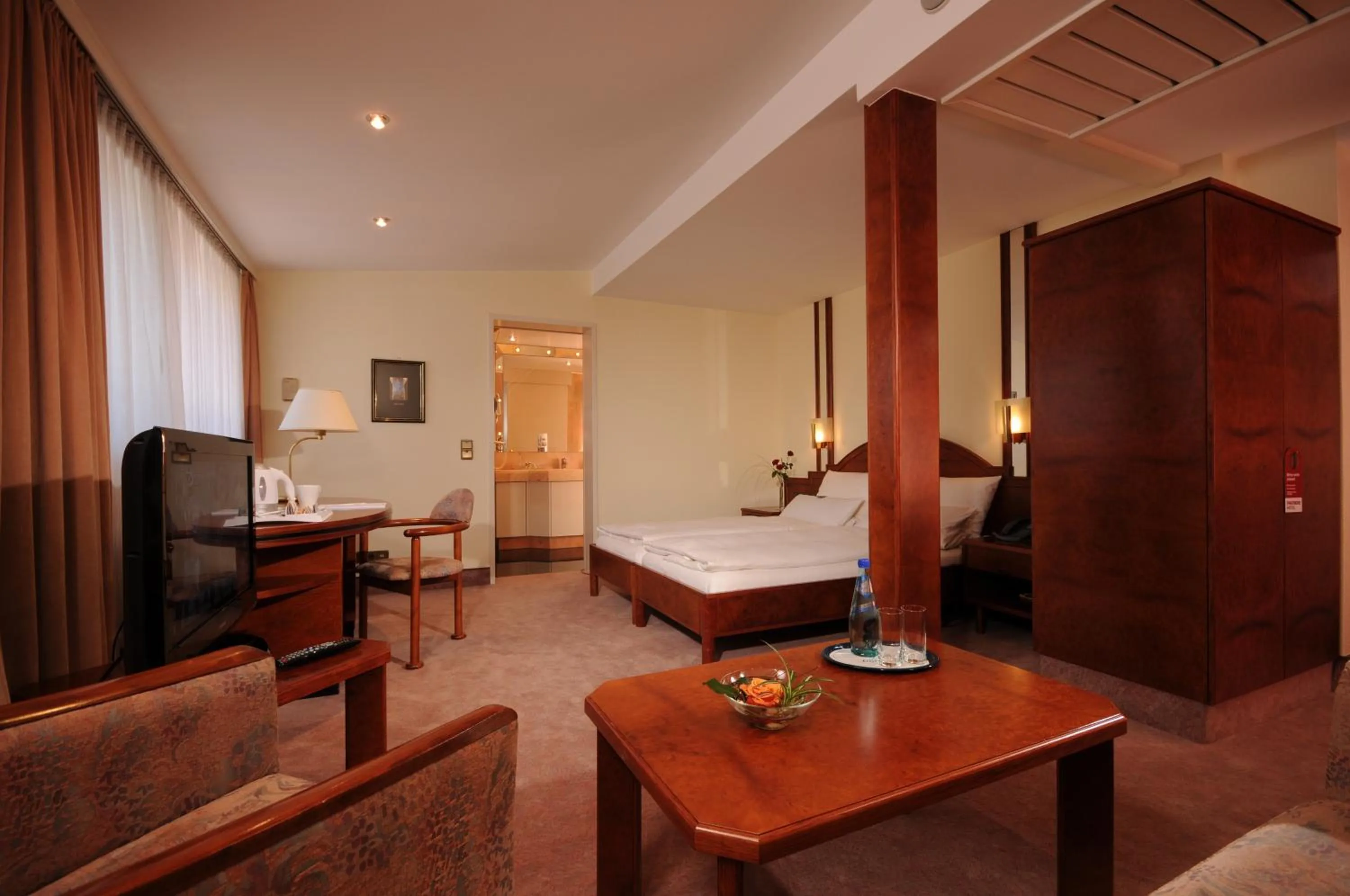 Photo of the whole room, Bed in Marburger Hof