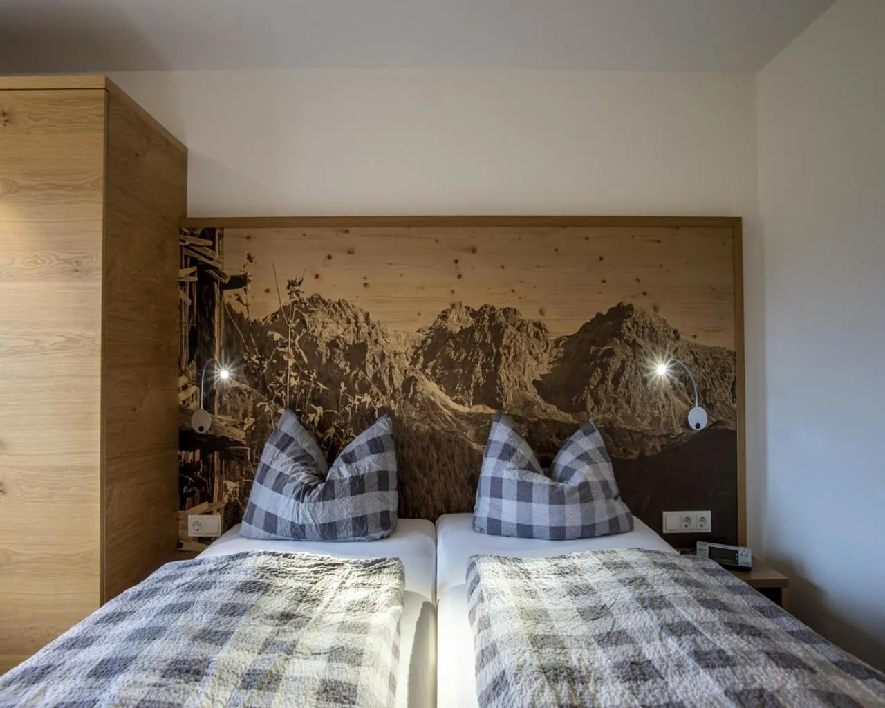 Decorative detail, Bed in Gästehaus Boersch