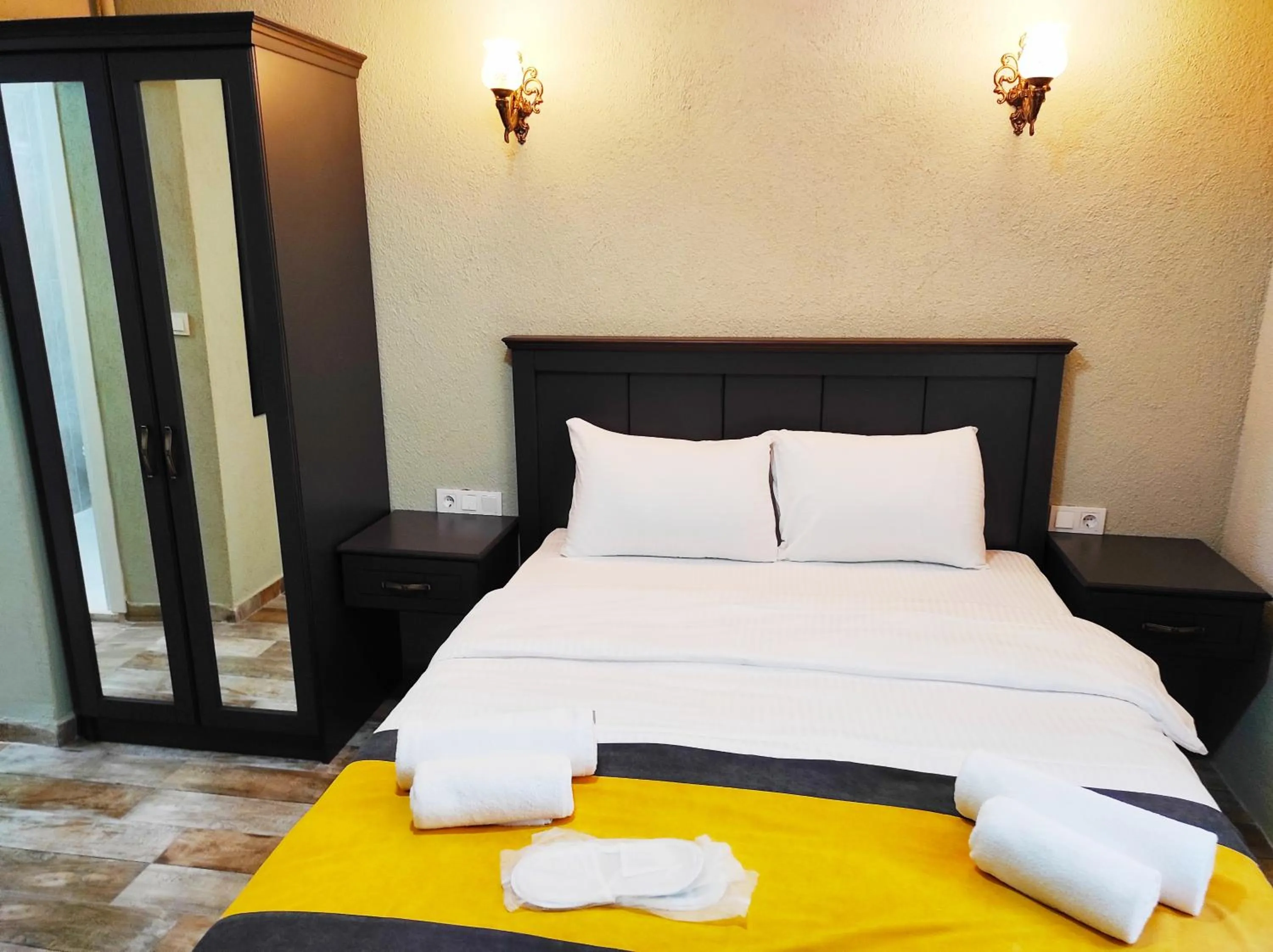 Photo of the whole room, Bed in Lebon Hotel Old City