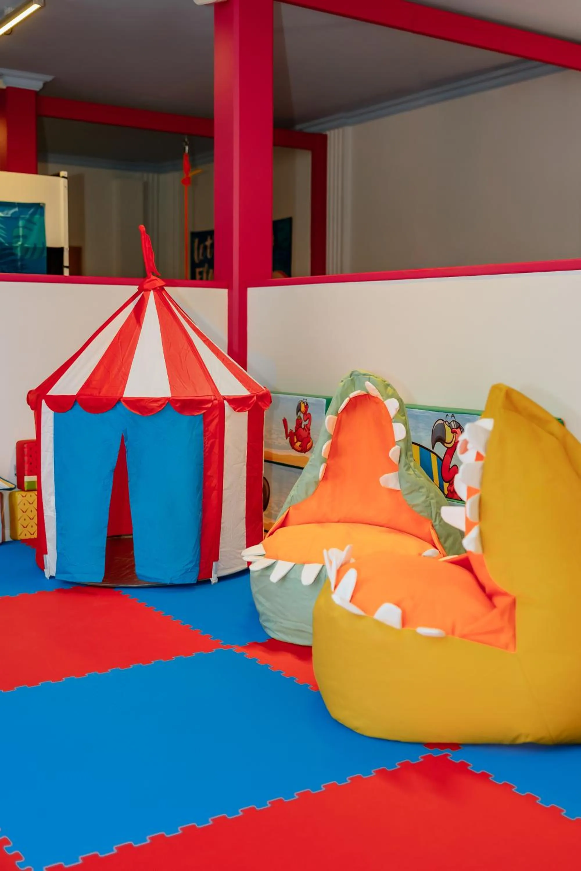Children play ground, Bed in BeachSide