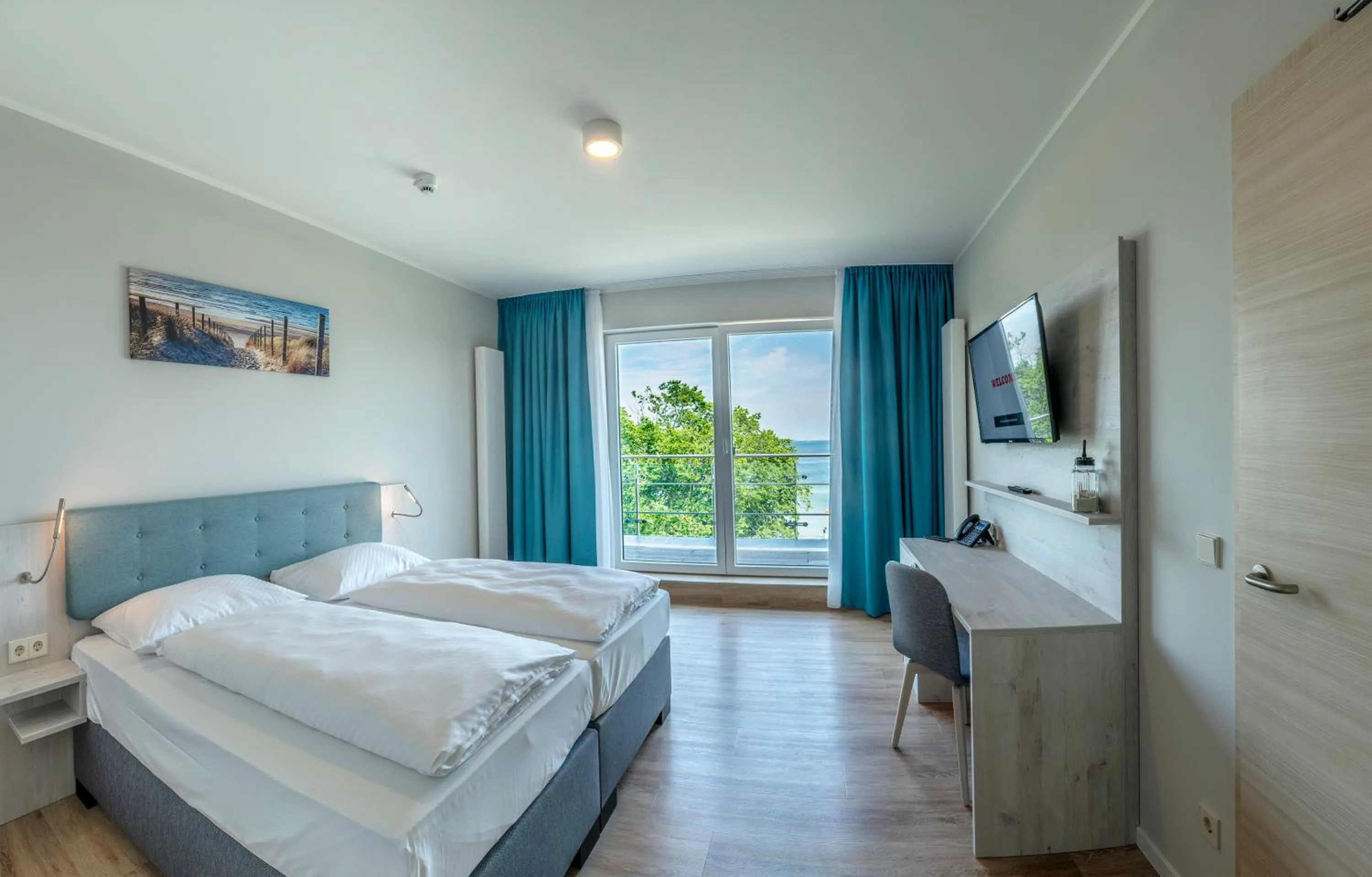 Photo of the whole room, Bed in BeachSide